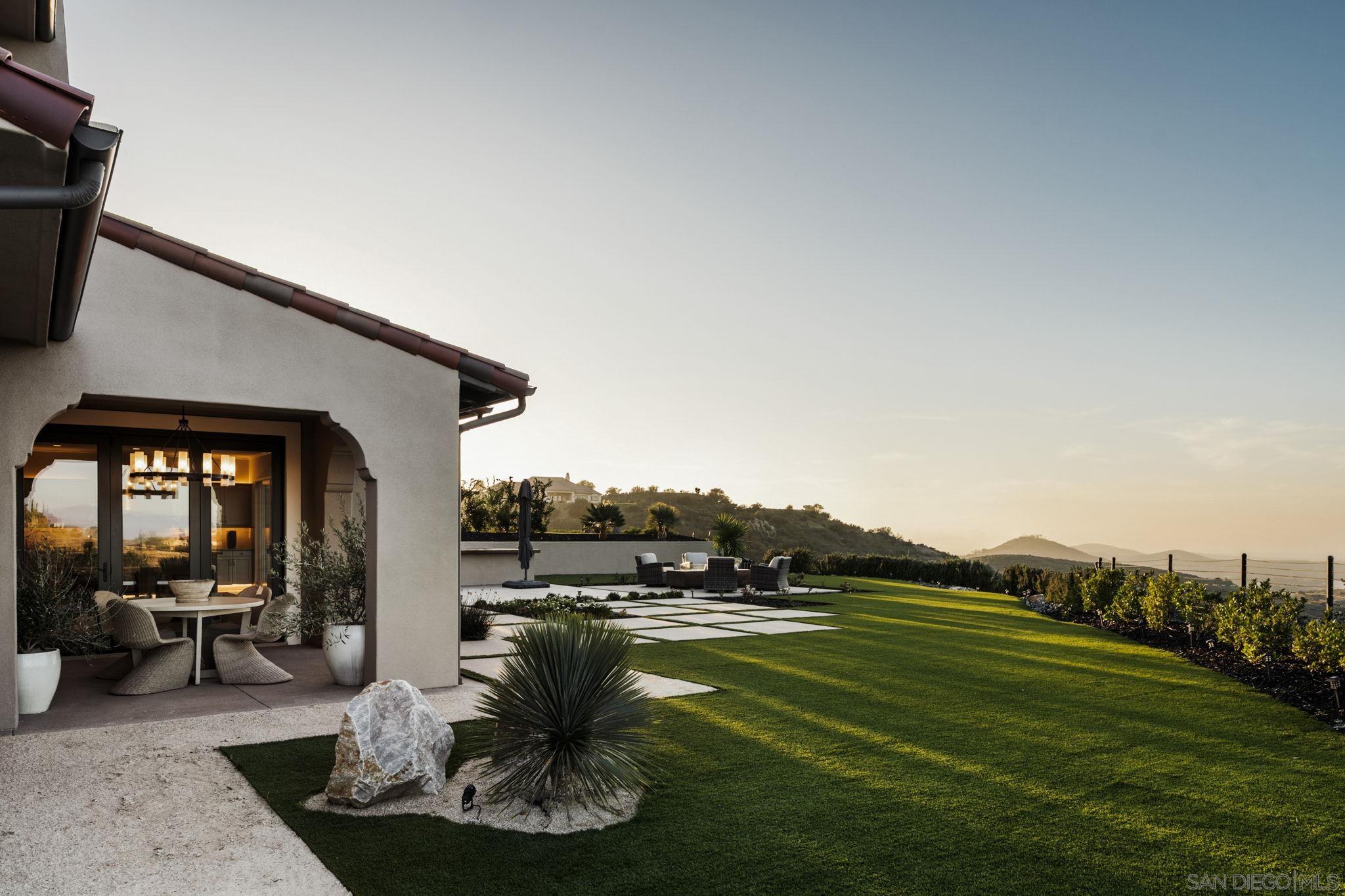 Detail Gallery Image 23 of 30 For 18238  Avenida Apice, Rancho Santa Fe,  CA 92067 - 4 Beds | 4/1 Baths