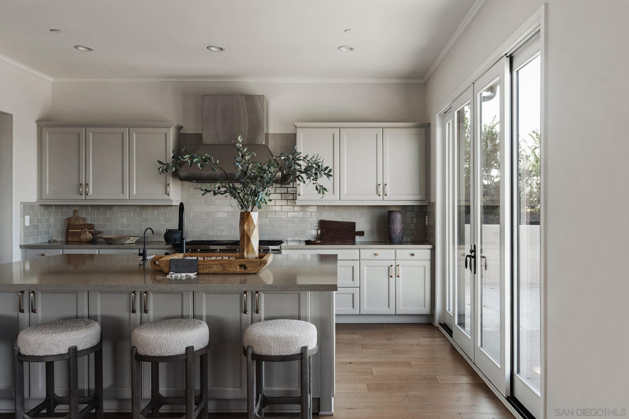 Detail Gallery Image 8 of 30 For 18238  Avenida Apice, Rancho Santa Fe,  CA 92067 - 4 Beds | 4/1 Baths