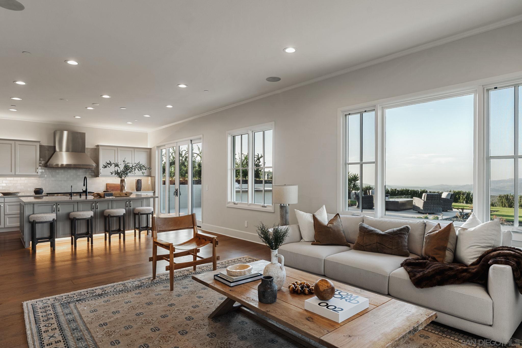 Detail Gallery Image 10 of 30 For 18238  Avenida Apice, Rancho Santa Fe,  CA 92067 - 4 Beds | 4/1 Baths