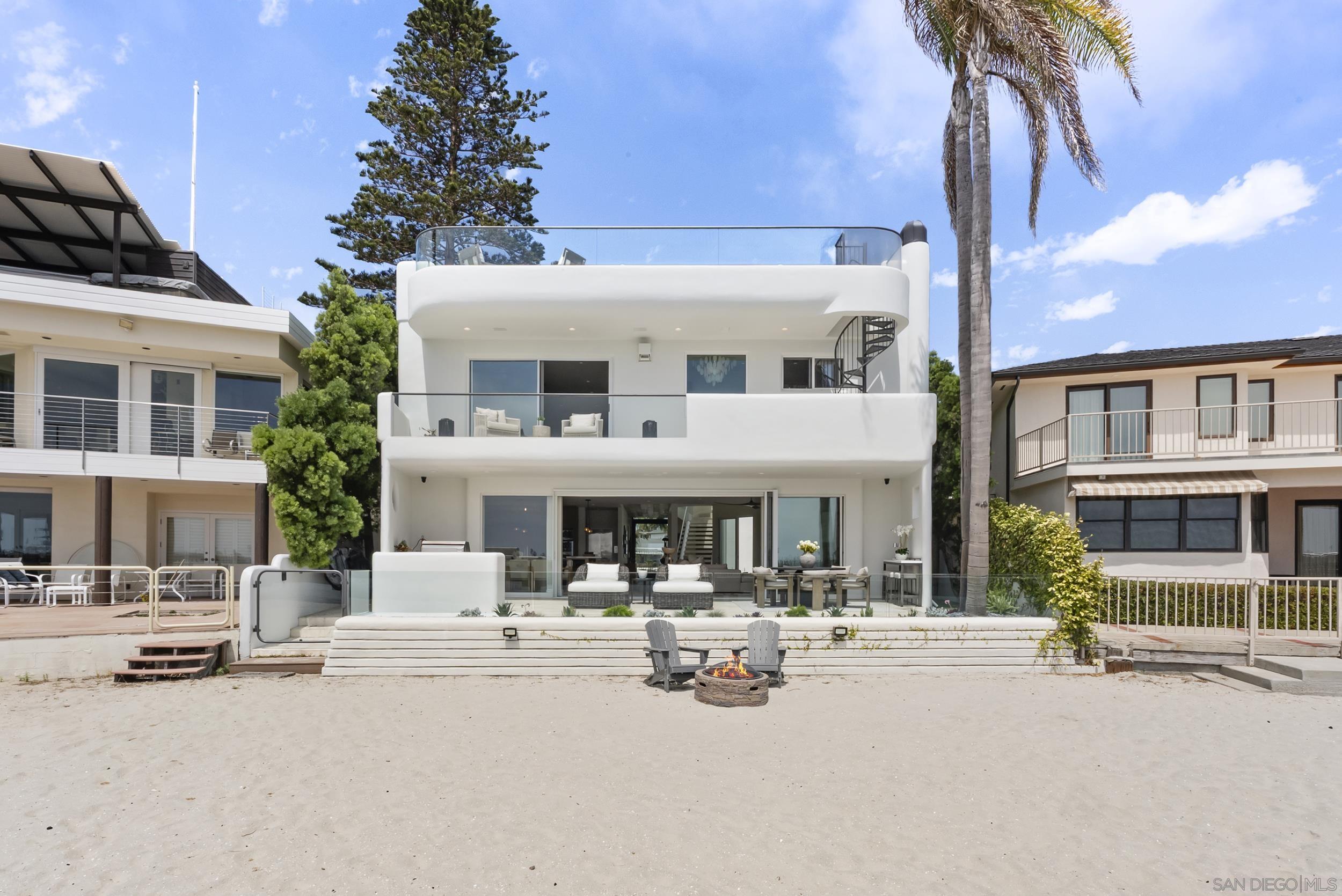 Detail Gallery Image 14 of 47 For 1053 E Briarfield Dr, San Diego,  CA 92109 - 5 Beds | 5/3 Baths