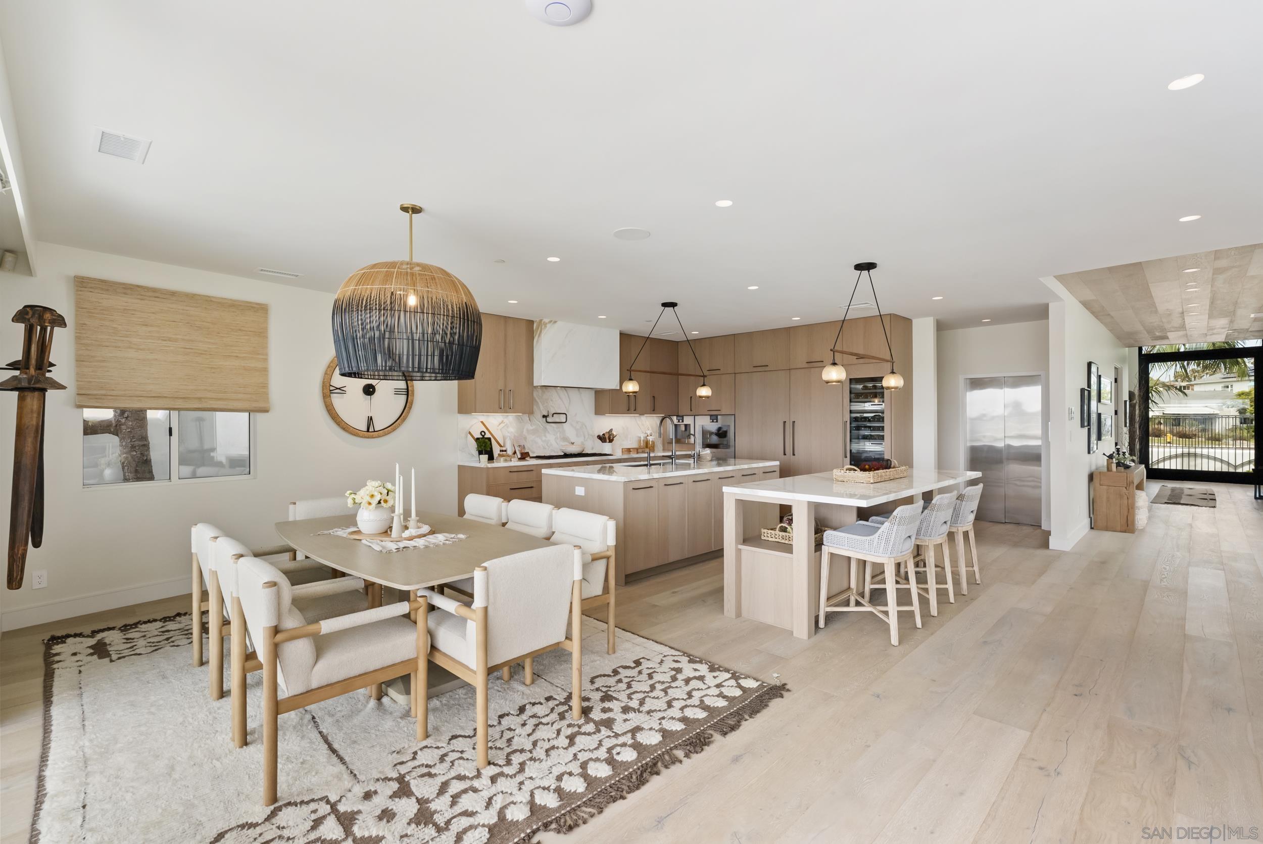 Detail Gallery Image 16 of 47 For 1053 E Briarfield Dr, San Diego,  CA 92109 - 5 Beds | 5/3 Baths