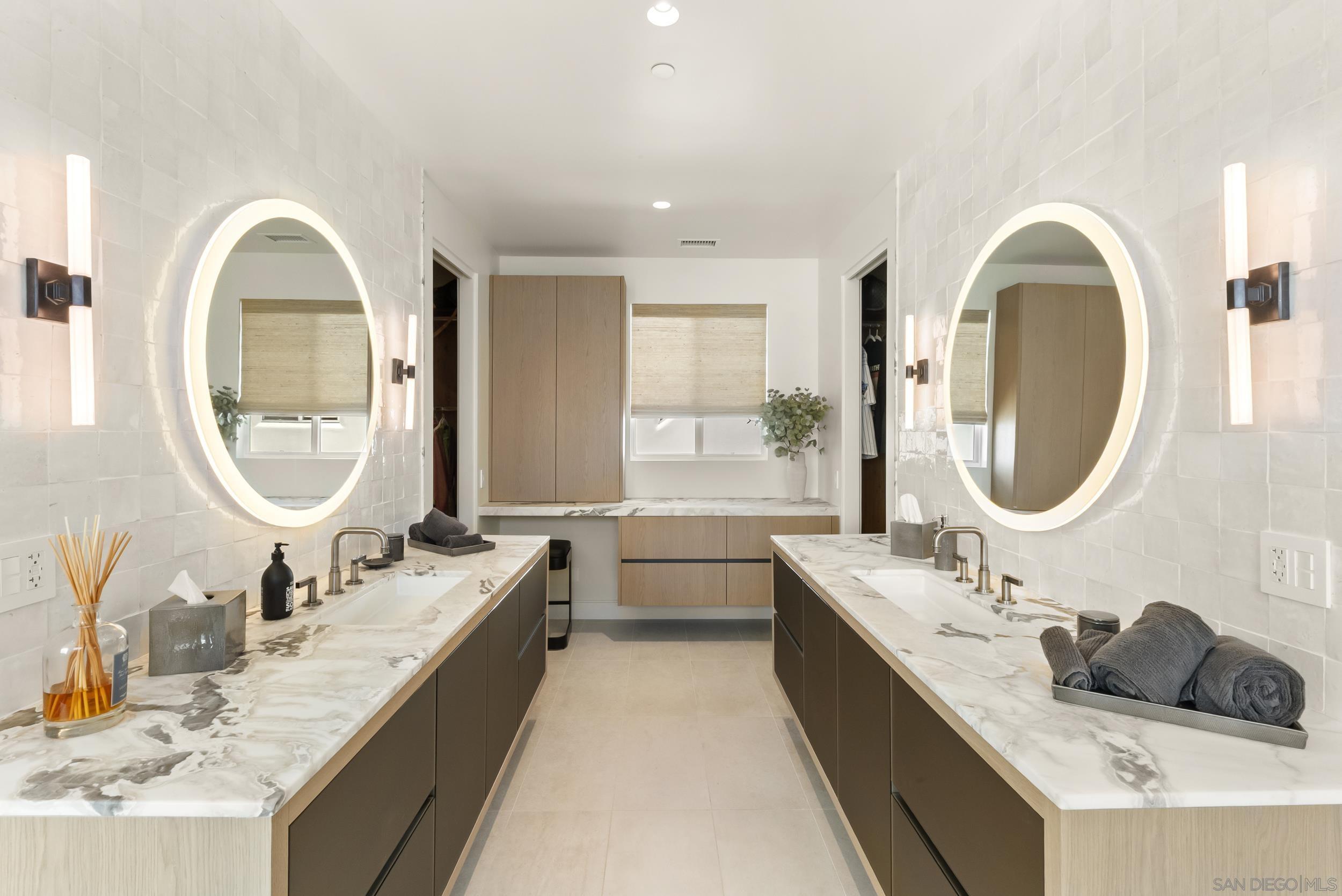 Detail Gallery Image 27 of 47 For 1053 E Briarfield Dr, San Diego,  CA 92109 - 5 Beds | 5/3 Baths