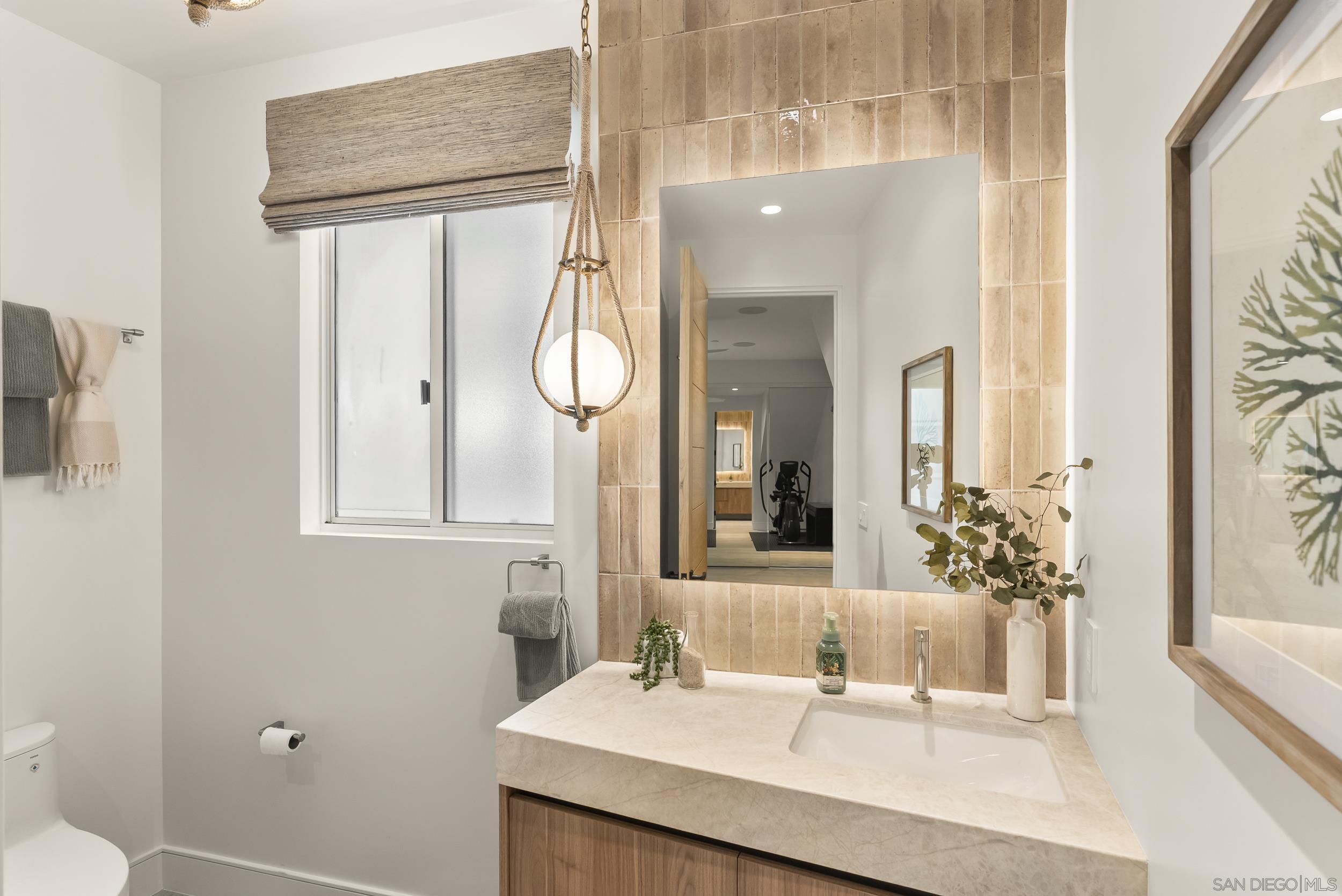 Detail Gallery Image 43 of 47 For 1053 E Briarfield Dr, San Diego,  CA 92109 - 5 Beds | 5/3 Baths