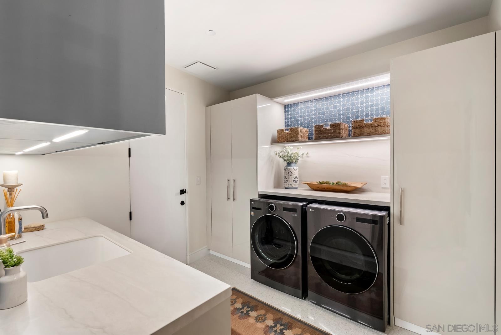 Detail Gallery Image 44 of 47 For 1053 E Briarfield Dr, San Diego,  CA 92109 - 5 Beds | 5/3 Baths