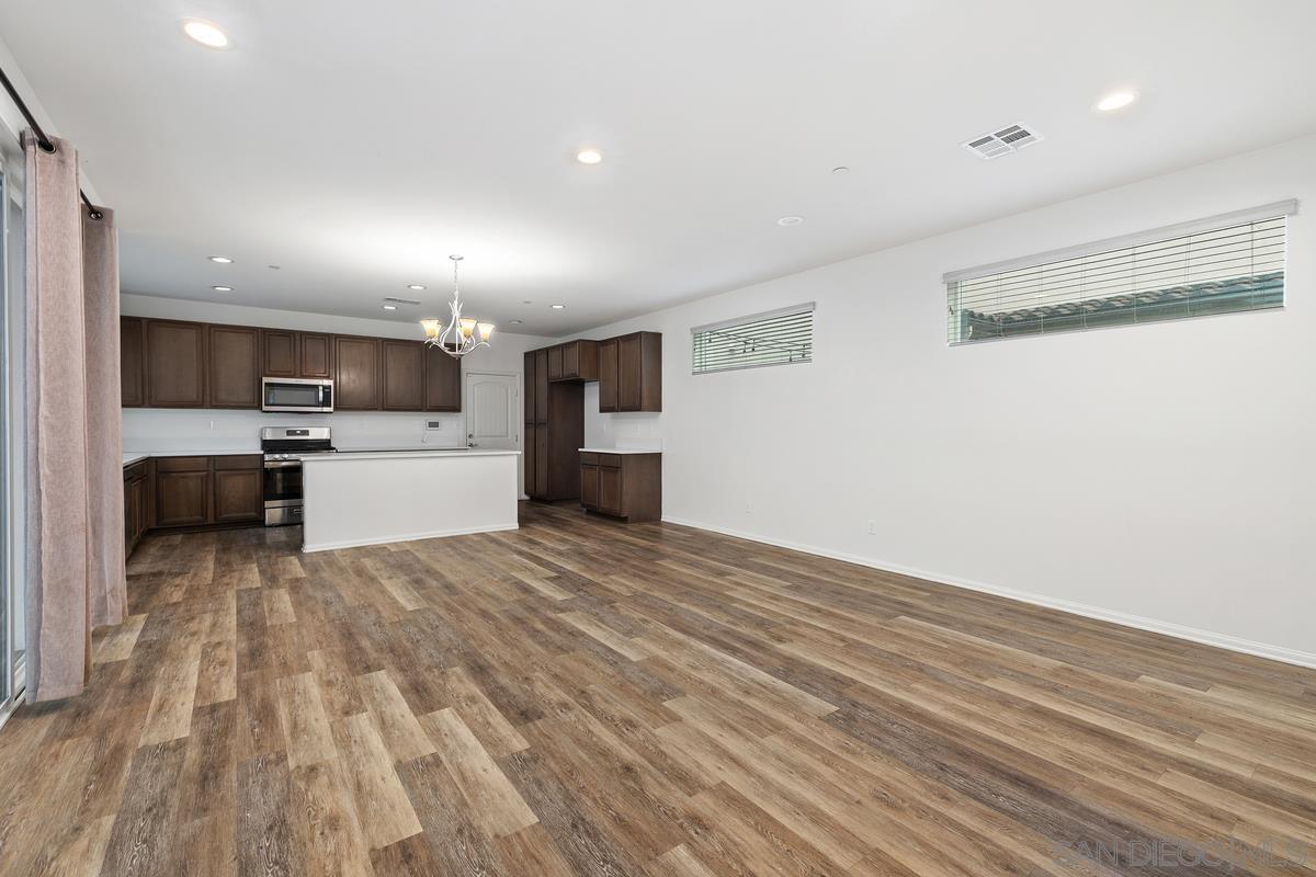 Detail Gallery Image 3 of 24 For 1350  Ortega St, Chula Vista,  CA 91913 - 5 Beds | 4 Baths