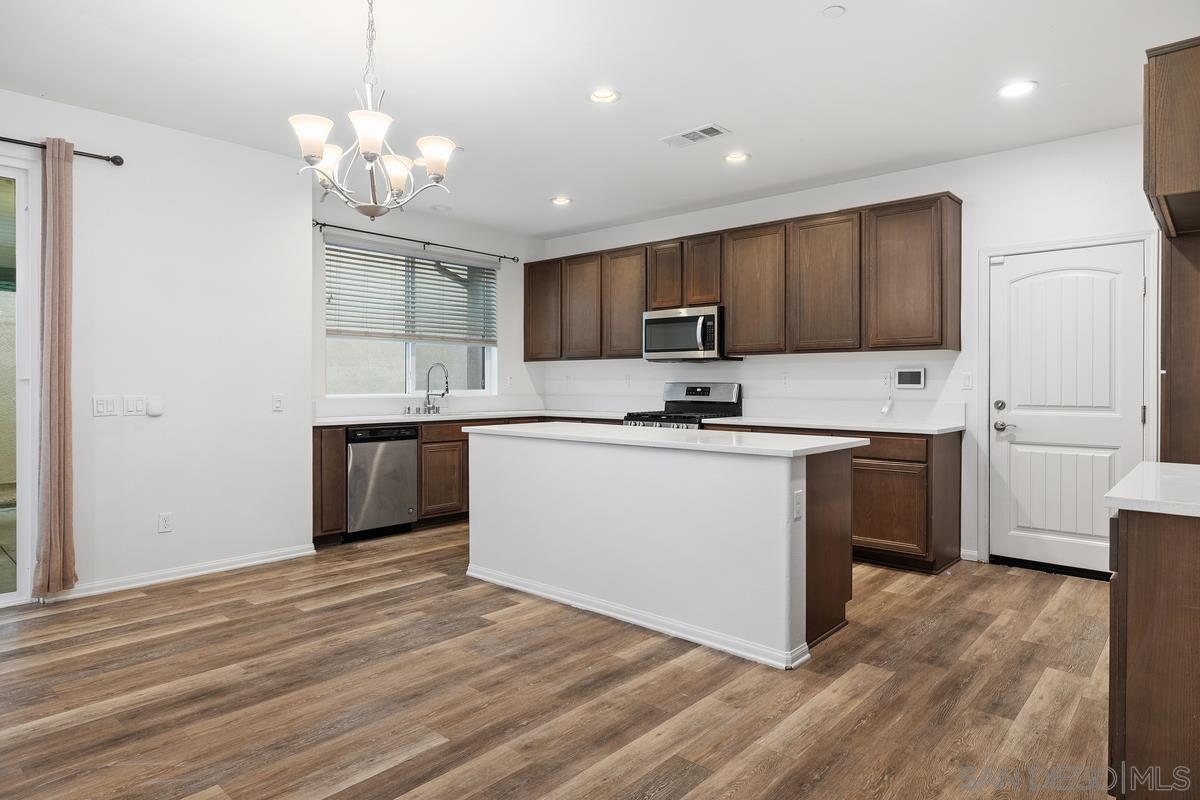 Detail Gallery Image 6 of 24 For 1350  Ortega St, Chula Vista,  CA 91913 - 5 Beds | 4 Baths