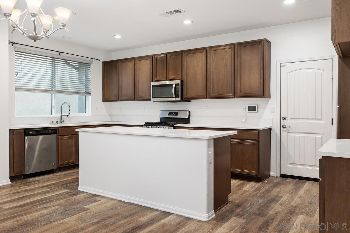 Detail Gallery Image 7 of 24 For 1350  Ortega St, Chula Vista,  CA 91913 - 5 Beds | 4 Baths