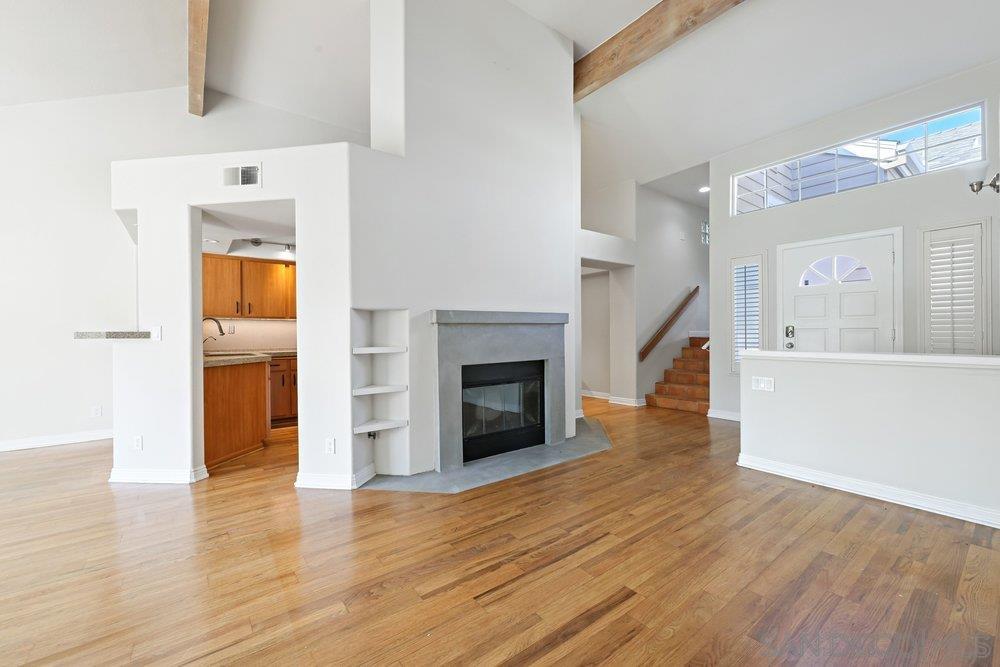 Detail Gallery Image 3 of 25 For 8585  via Mallorca  #238,  La Jolla,  CA 92037 - 2 Beds | 2 Baths