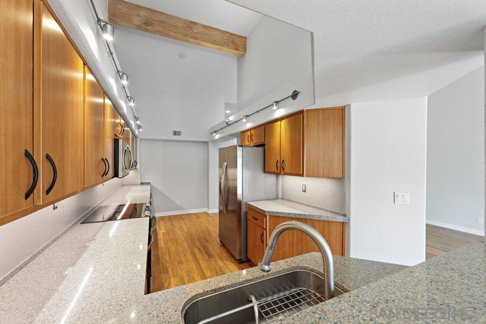 Detail Gallery Image 6 of 25 For 8585  via Mallorca  #238,  La Jolla,  CA 92037 - 2 Beds | 2 Baths