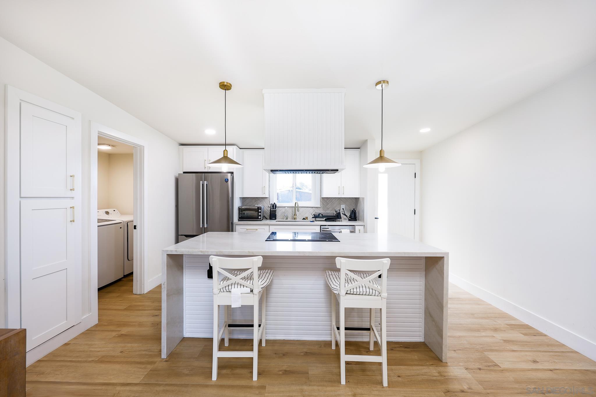 Detail Gallery Image 12 of 41 For 1128  Hemlock Ave, Imperial Beach,  CA 91932 - 4 Beds | 3 Baths