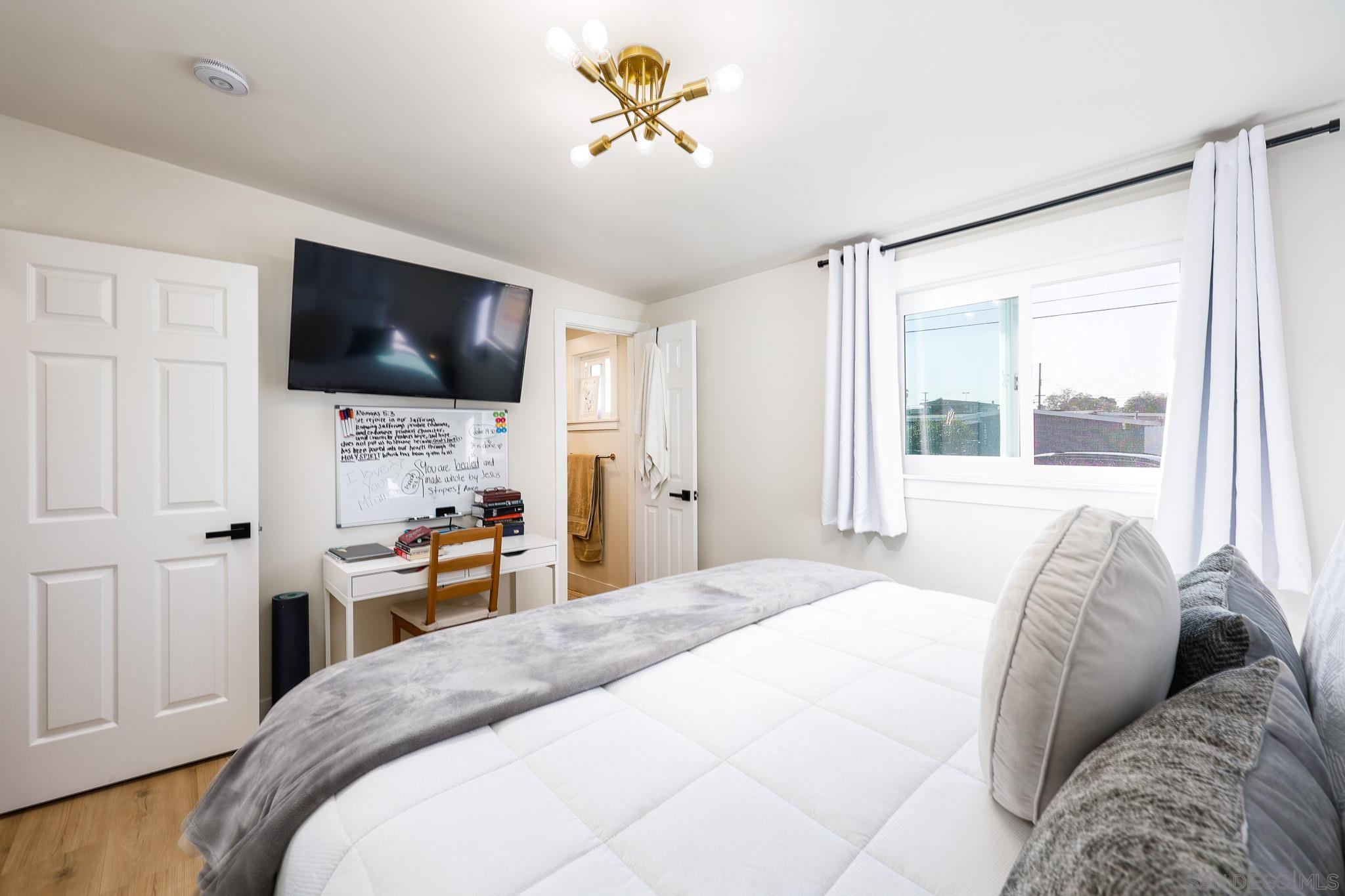 Detail Gallery Image 16 of 41 For 1128  Hemlock Ave, Imperial Beach,  CA 91932 - 4 Beds | 3 Baths