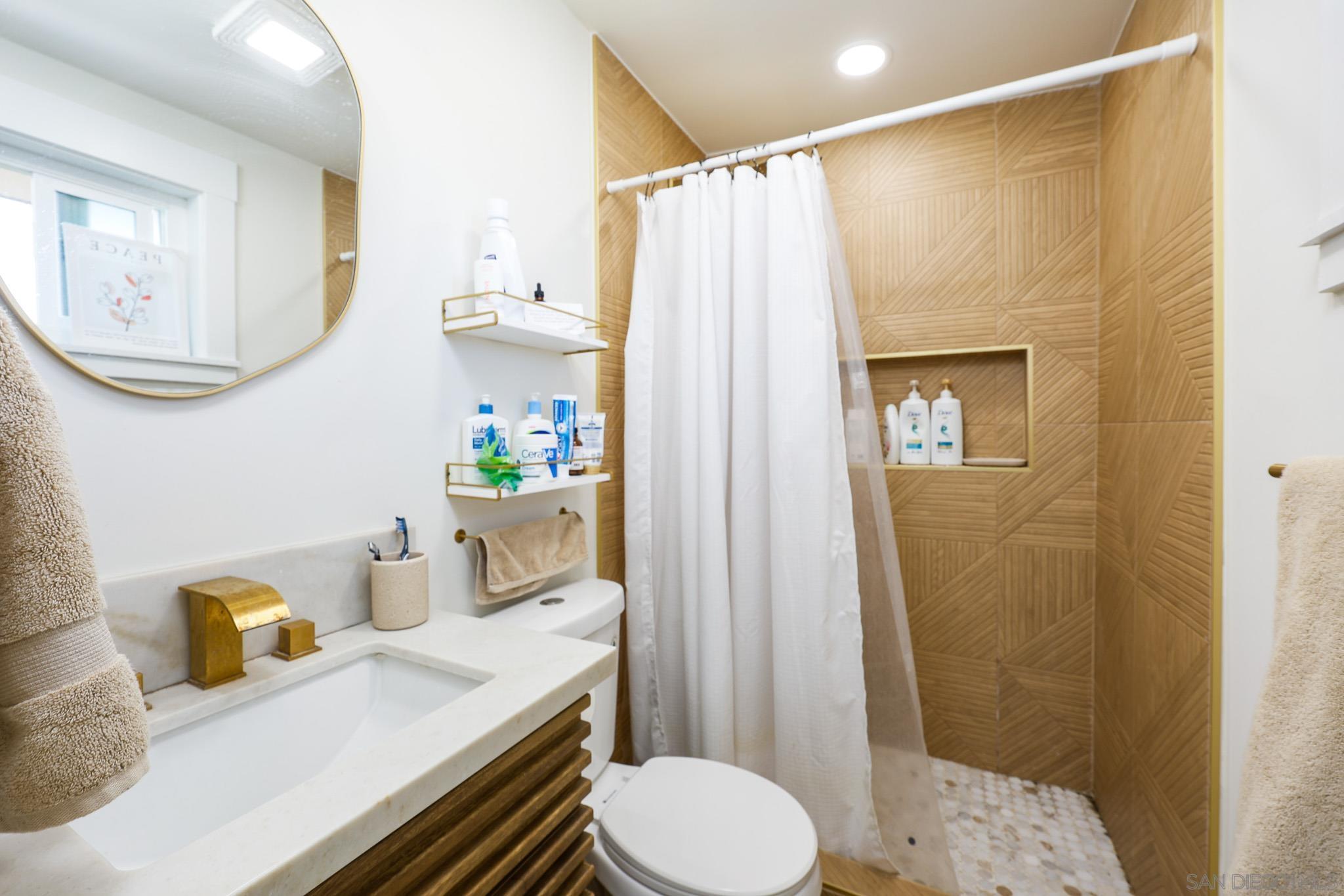 Detail Gallery Image 18 of 41 For 1128  Hemlock Ave, Imperial Beach,  CA 91932 - 4 Beds | 3 Baths