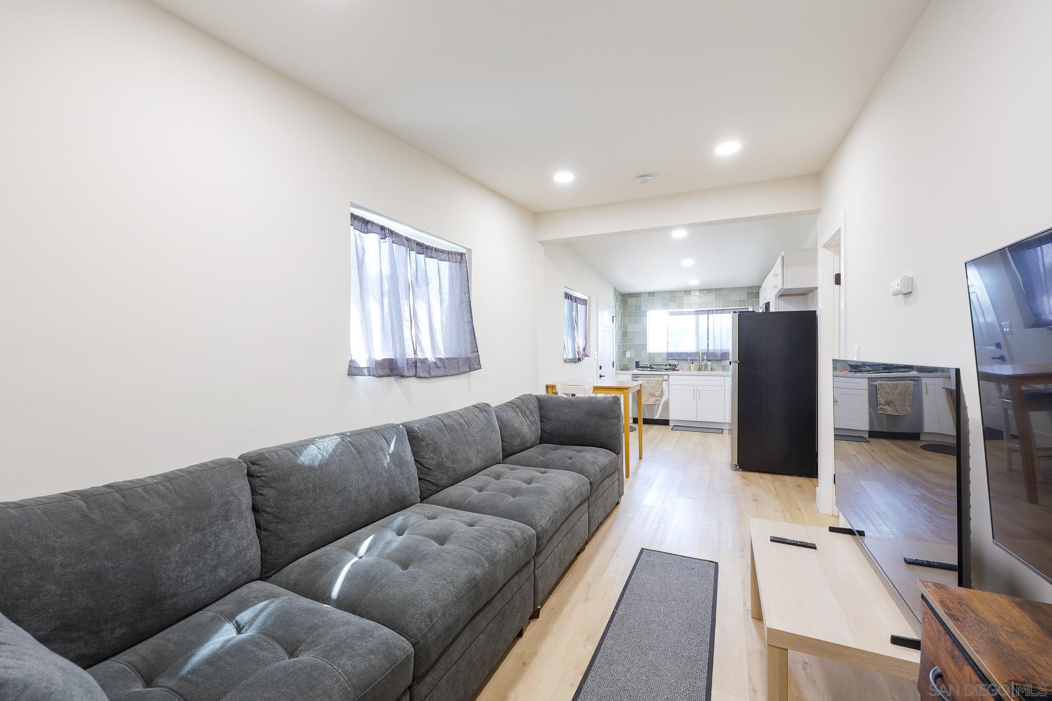 Detail Gallery Image 25 of 41 For 1128  Hemlock Ave, Imperial Beach,  CA 91932 - 4 Beds | 3 Baths