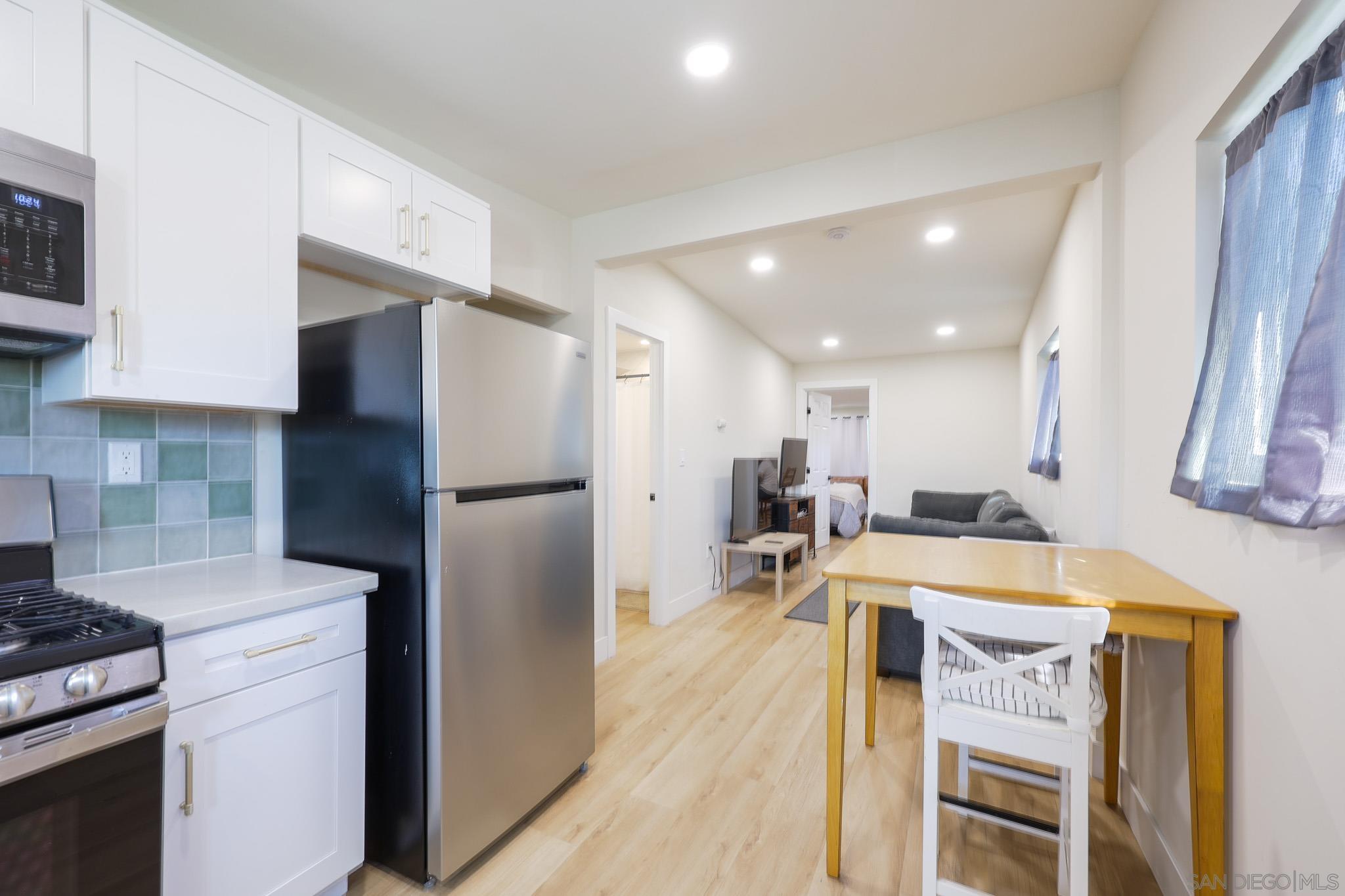 Detail Gallery Image 27 of 41 For 1128  Hemlock Ave, Imperial Beach,  CA 91932 - 4 Beds | 3 Baths