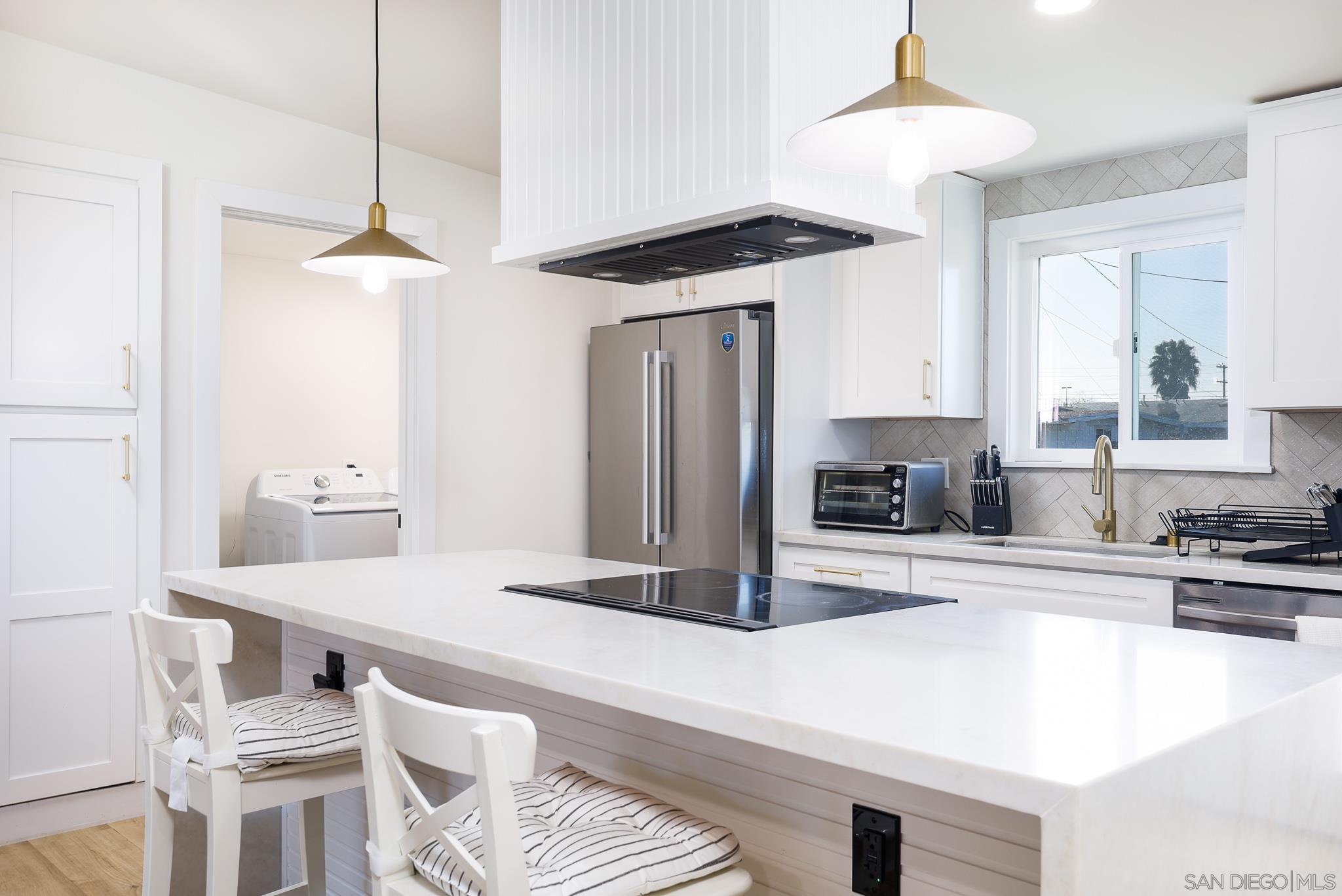 Detail Gallery Image 10 of 41 For 1128  Hemlock Ave, Imperial Beach,  CA 91932 - 4 Beds | 3 Baths