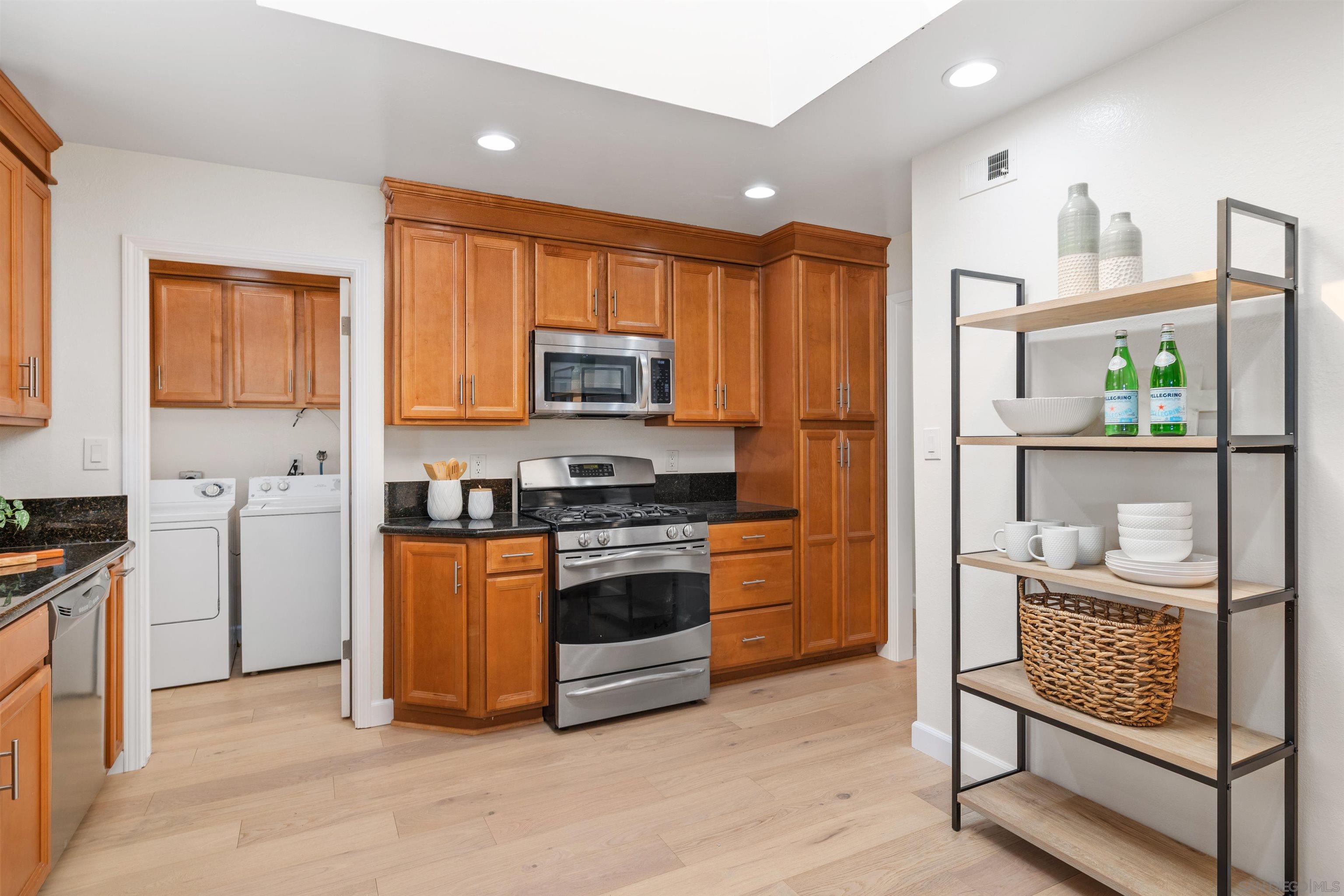 Detail Gallery Image 15 of 36 For 5253  Diane Ave, San Diego,  CA 92117 - 4 Beds | 2 Baths