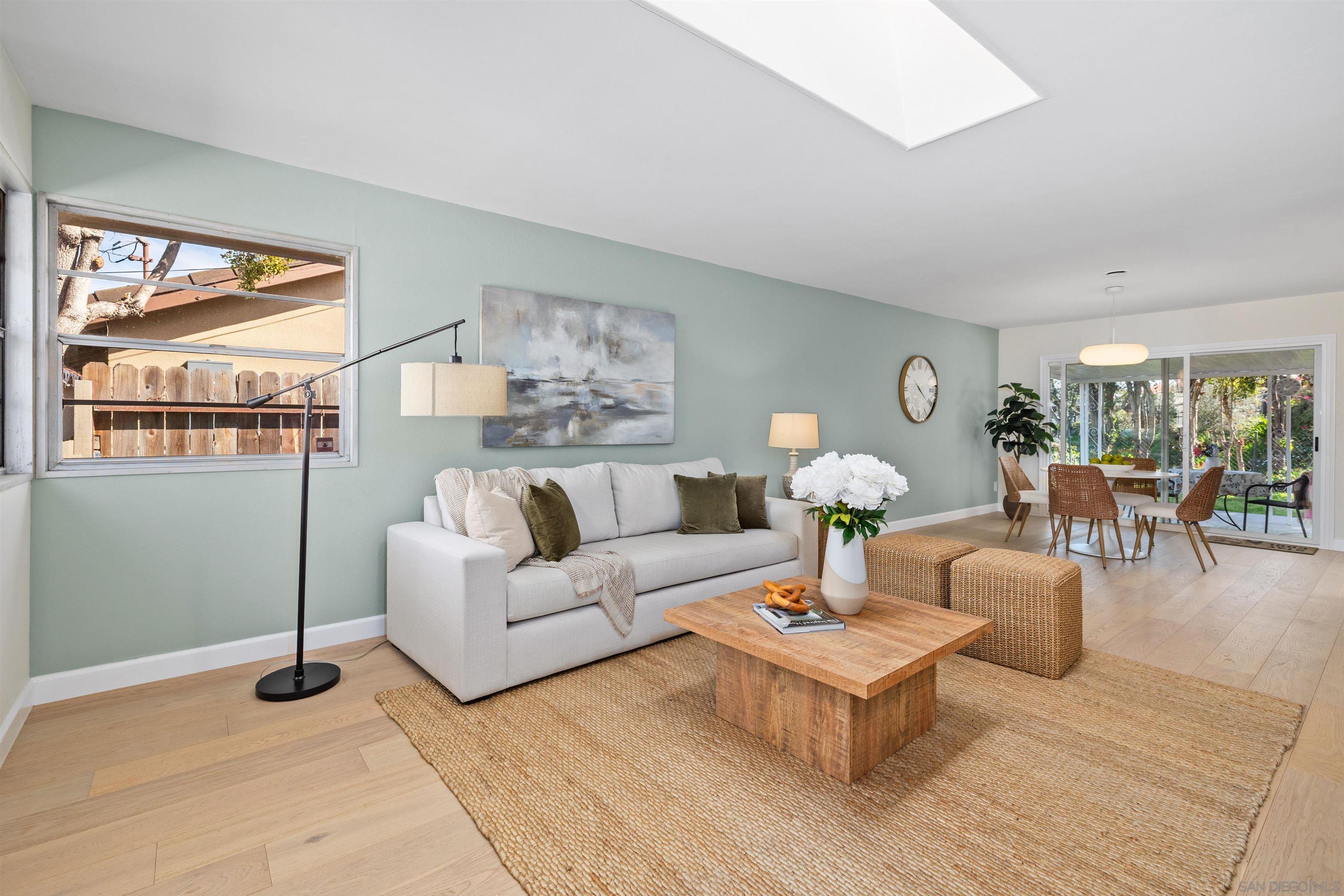 Detail Gallery Image 5 of 36 For 5253  Diane Ave, San Diego,  CA 92117 - 4 Beds | 2 Baths