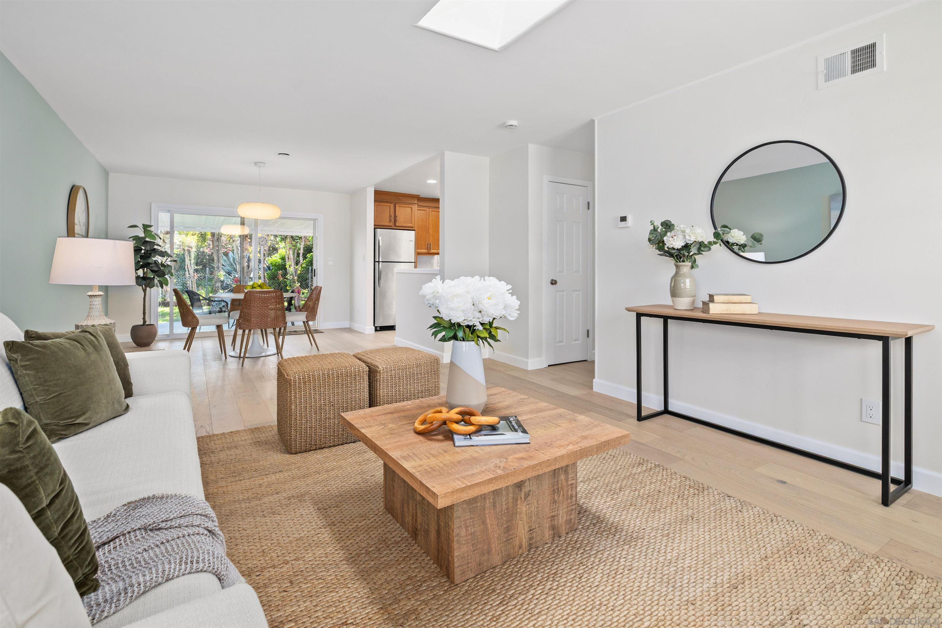 Detail Gallery Image 6 of 36 For 5253  Diane Ave, San Diego,  CA 92117 - 4 Beds | 2 Baths