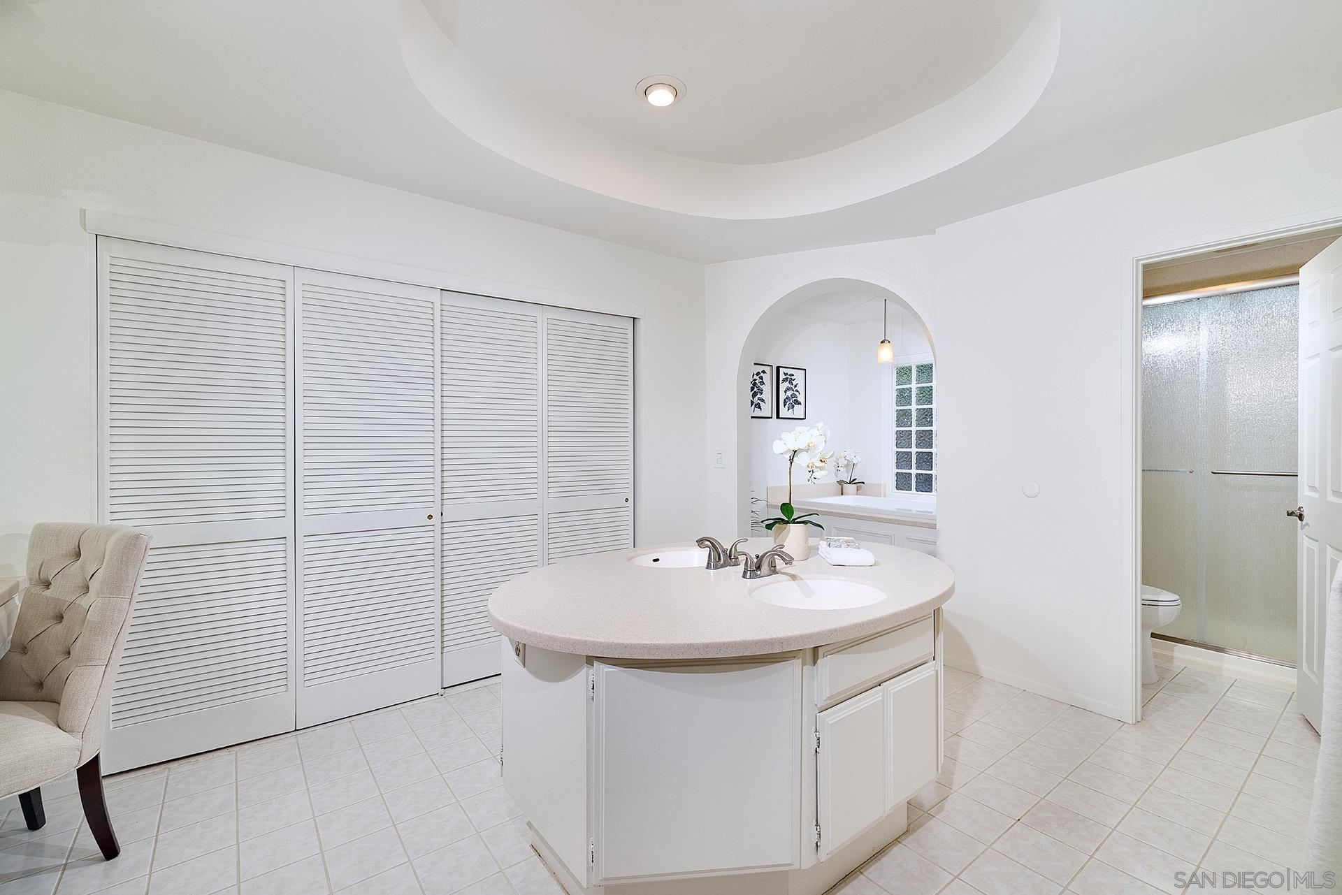 Detail Gallery Image 12 of 54 For 7627  Reposado Dr, Carlsbad,  CA 92009 - 5 Beds | 3 Baths