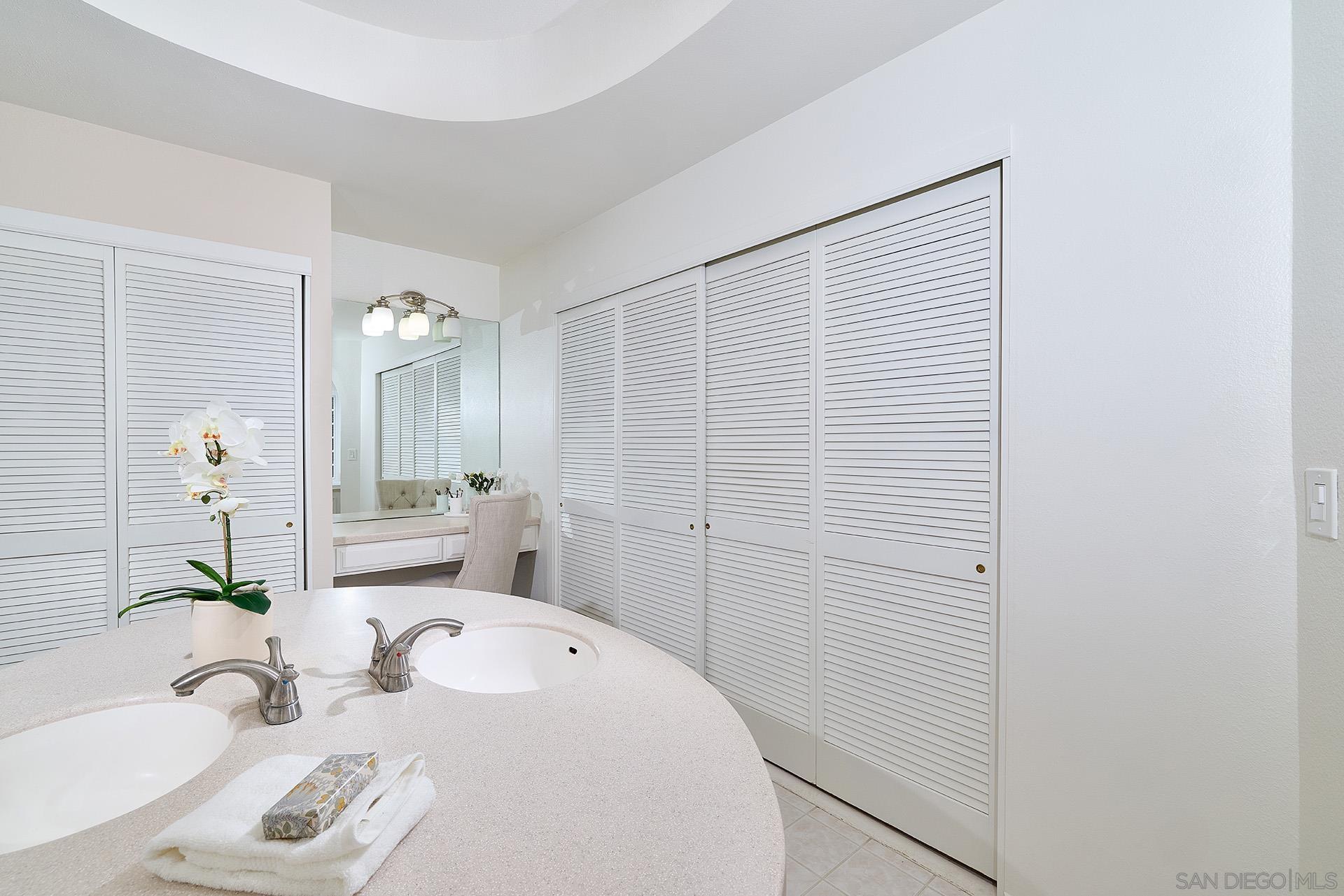 Detail Gallery Image 13 of 54 For 7627  Reposado Dr, Carlsbad,  CA 92009 - 5 Beds | 3 Baths