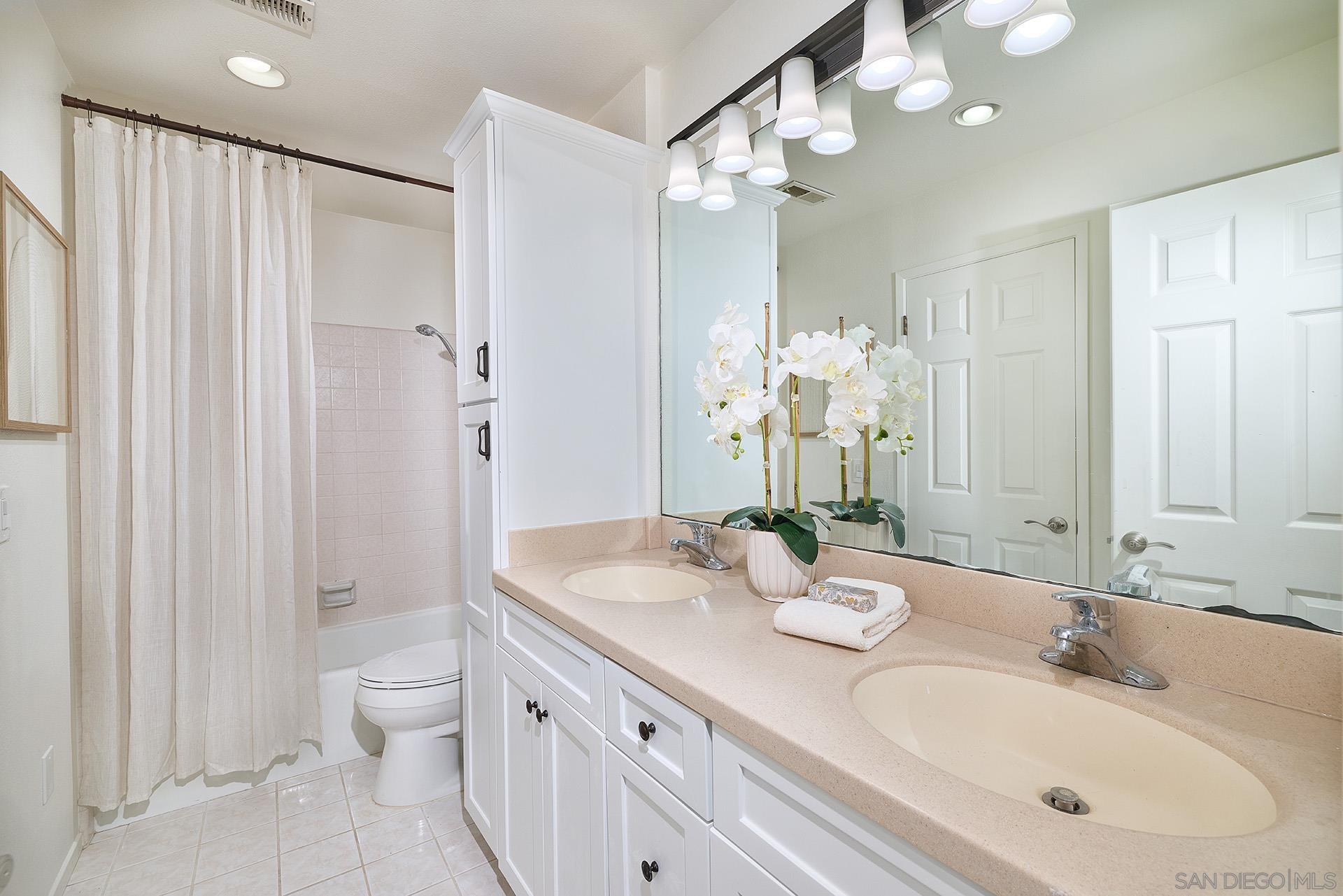 Detail Gallery Image 17 of 54 For 7627  Reposado Dr, Carlsbad,  CA 92009 - 5 Beds | 3 Baths