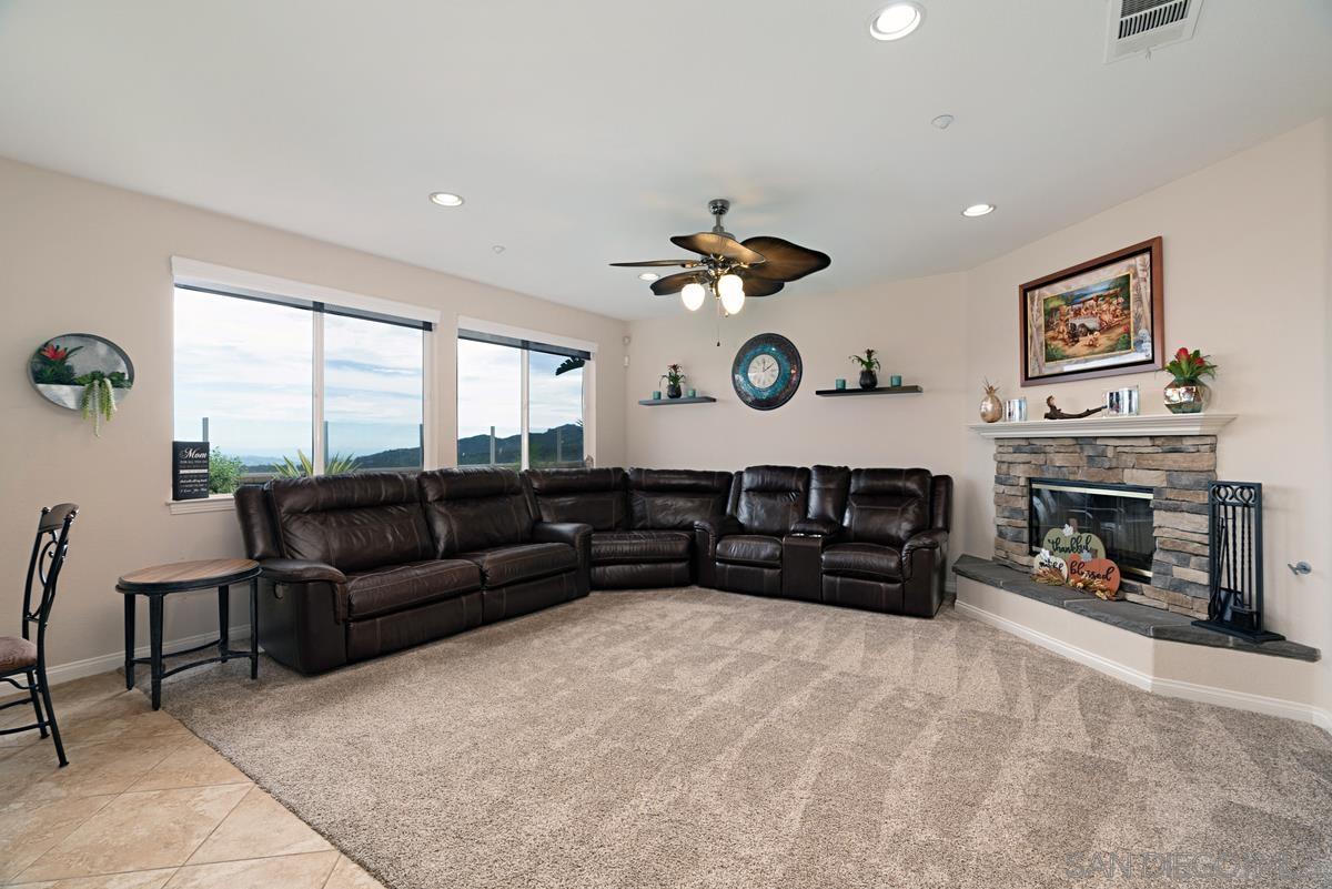 Detail Gallery Image 12 of 51 For 10689  Laurel Path, Escondido,  CA 92026 - 6 Beds | 4/1 Baths