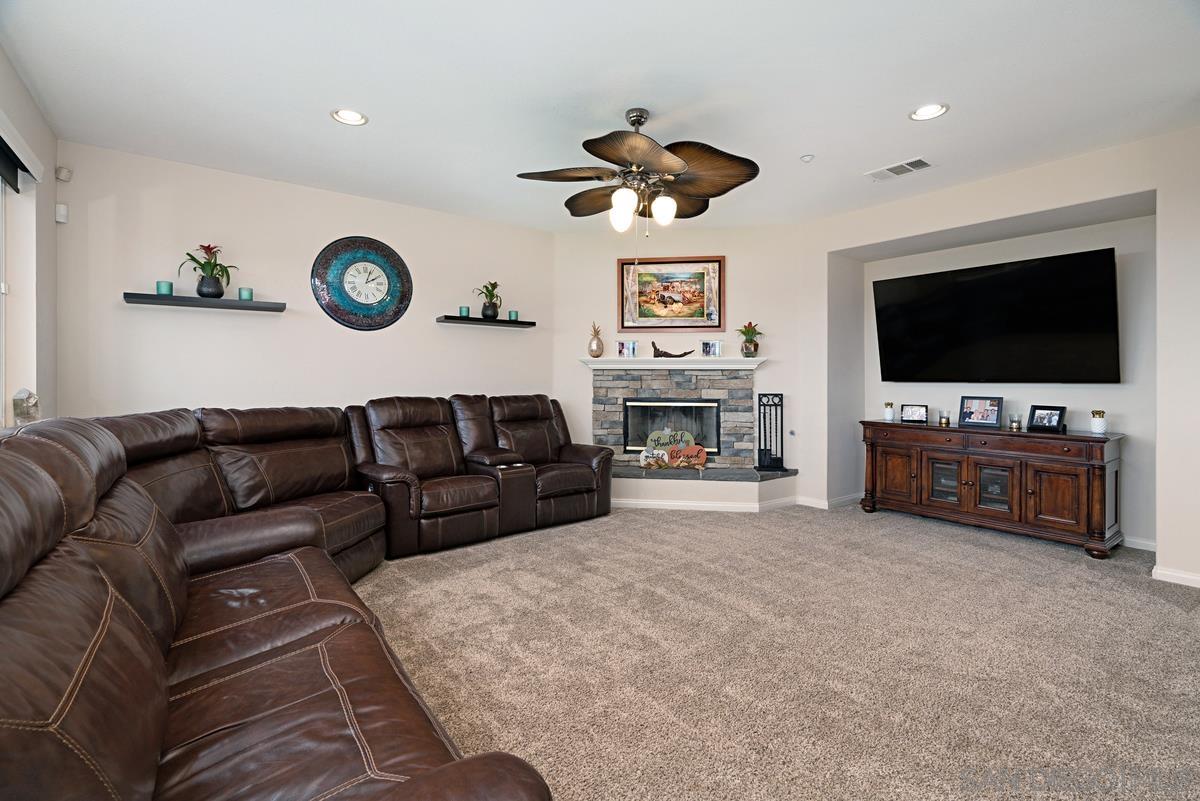 Detail Gallery Image 13 of 51 For 10689  Laurel Path, Escondido,  CA 92026 - 6 Beds | 4/1 Baths