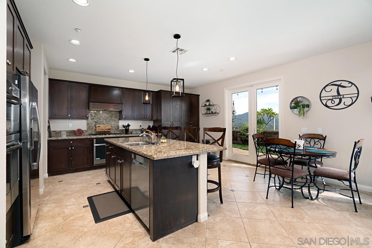 Detail Gallery Image 16 of 51 For 10689  Laurel Path, Escondido,  CA 92026 - 6 Beds | 4/1 Baths