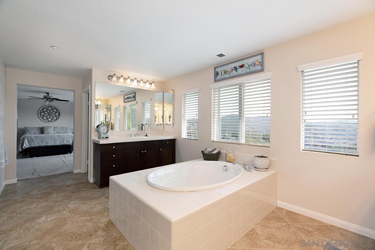 Detail Gallery Image 26 of 51 For 10689  Laurel Path, Escondido,  CA 92026 - 6 Beds | 4/1 Baths