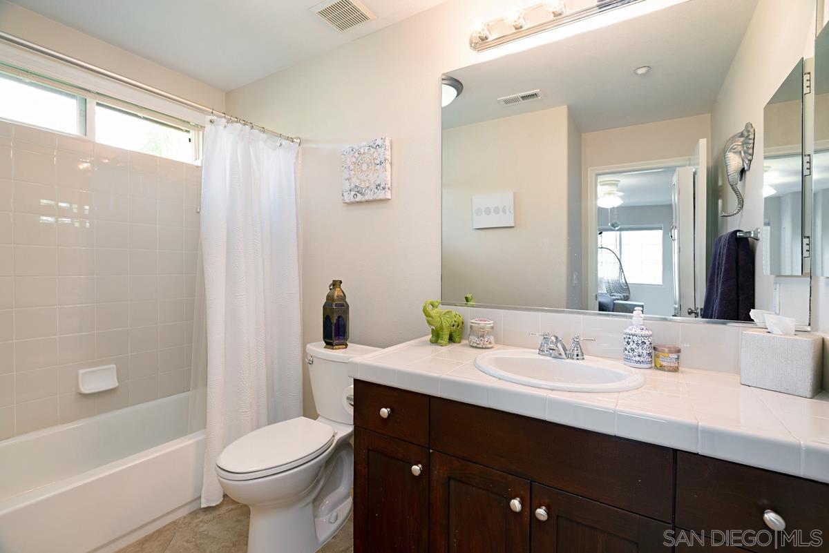 Detail Gallery Image 30 of 51 For 10689  Laurel Path, Escondido,  CA 92026 - 6 Beds | 4/1 Baths