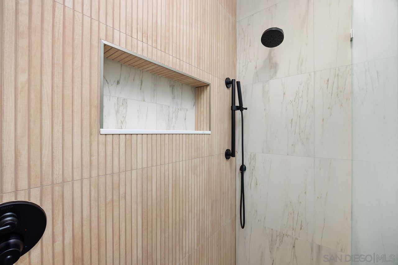 Detail Gallery Image 23 of 44 For 5303  Los Robles, Carlsbad,  CA 92008 - 5 Beds | 3/1 Baths