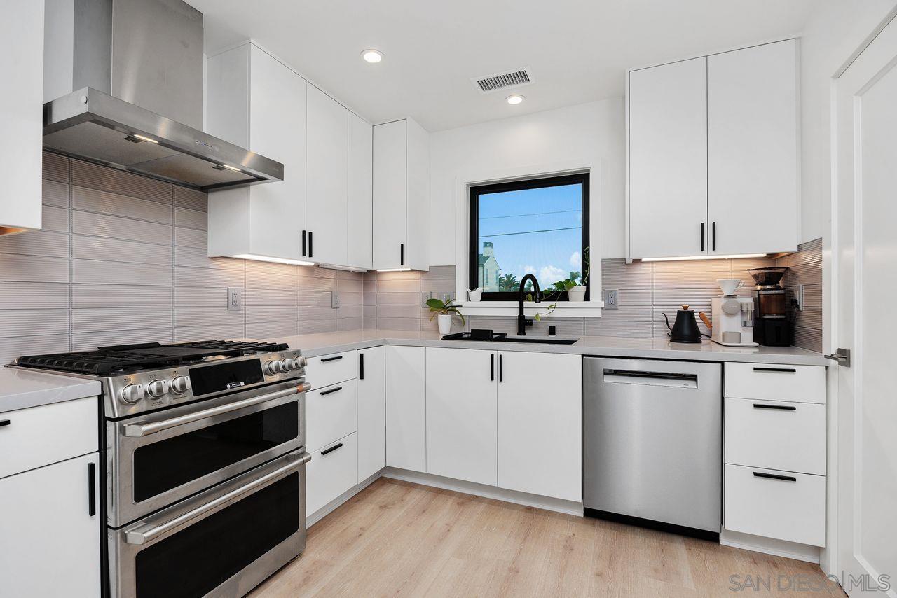 Detail Gallery Image 36 of 44 For 5303  Los Robles, Carlsbad,  CA 92008 - 5 Beds | 3/1 Baths