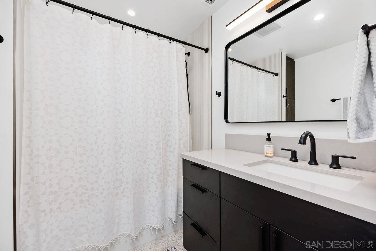 Detail Gallery Image 39 of 44 For 5303  Los Robles, Carlsbad,  CA 92008 - 5 Beds | 3/1 Baths