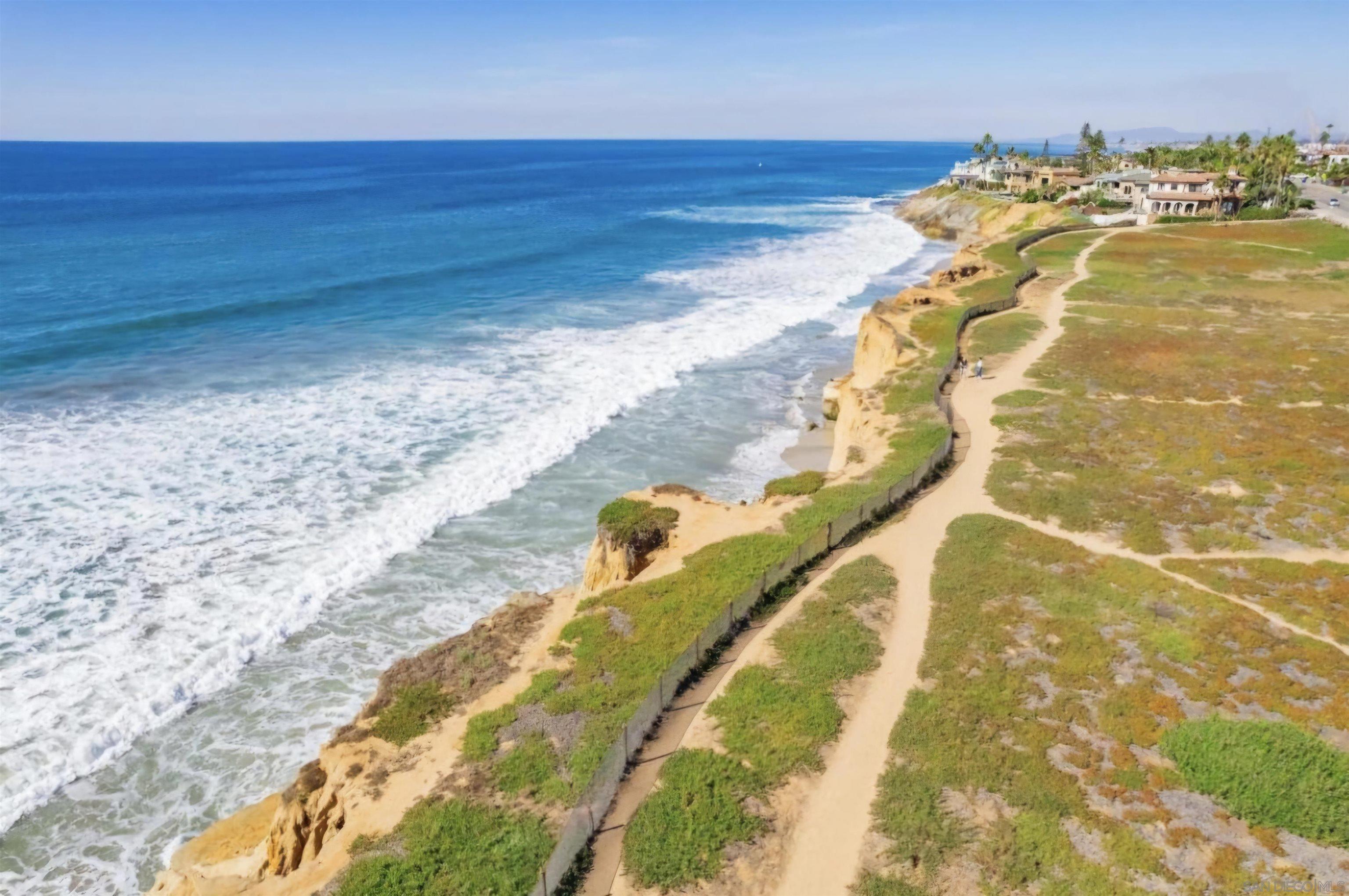 Detail Gallery Image 41 of 44 For 5303  Los Robles, Carlsbad,  CA 92008 - 5 Beds | 3/1 Baths