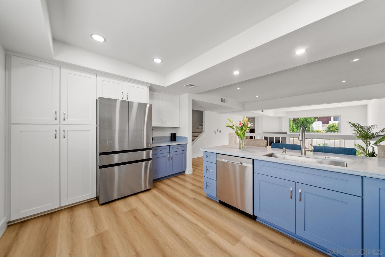 Detail Gallery Image 4 of 36 For 7410  Caminito Carlotta, San Diego,  CA 92120 - 2 Beds | 2/1 Baths