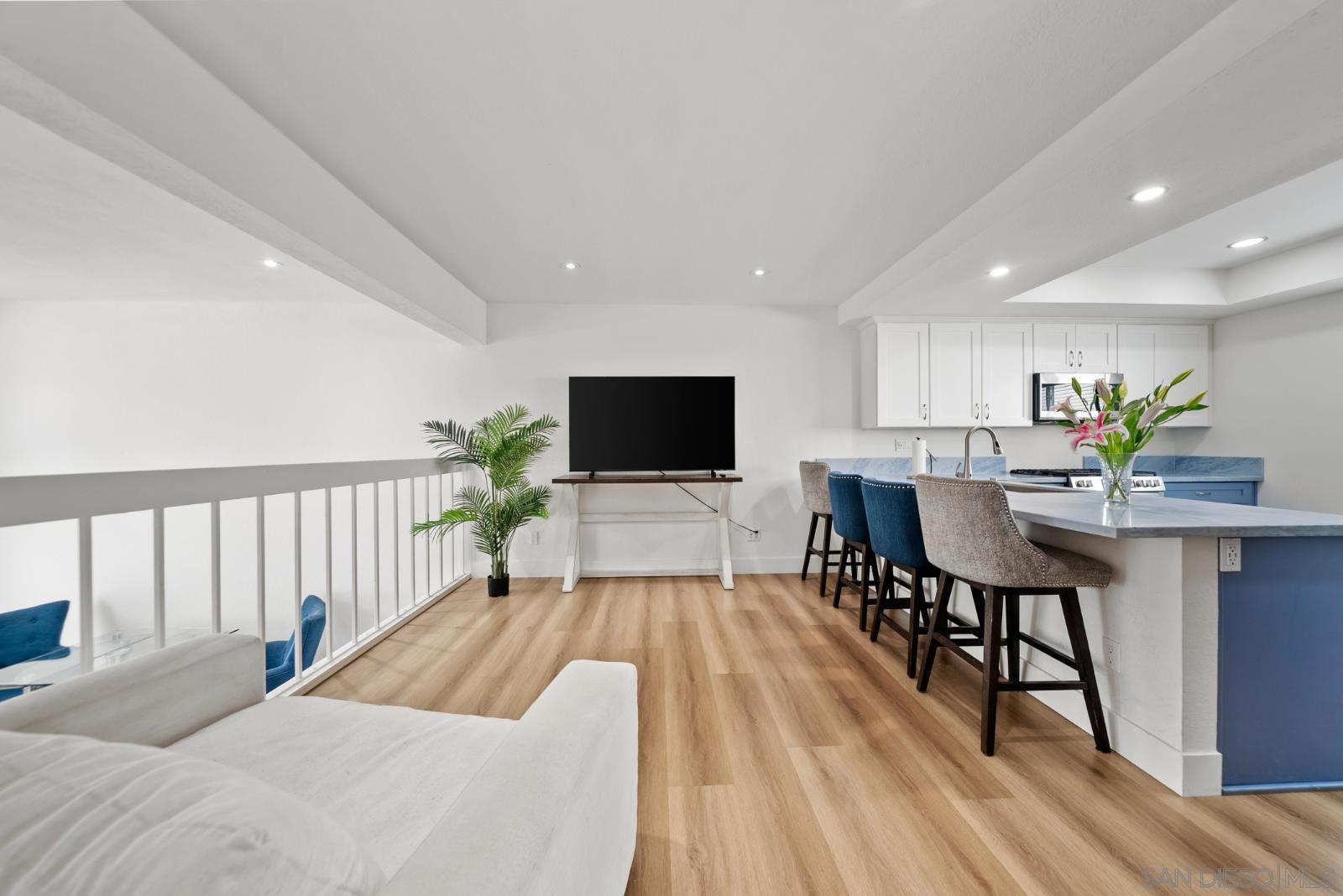 Detail Gallery Image 6 of 36 For 7410  Caminito Carlotta, San Diego,  CA 92120 - 2 Beds | 2/1 Baths