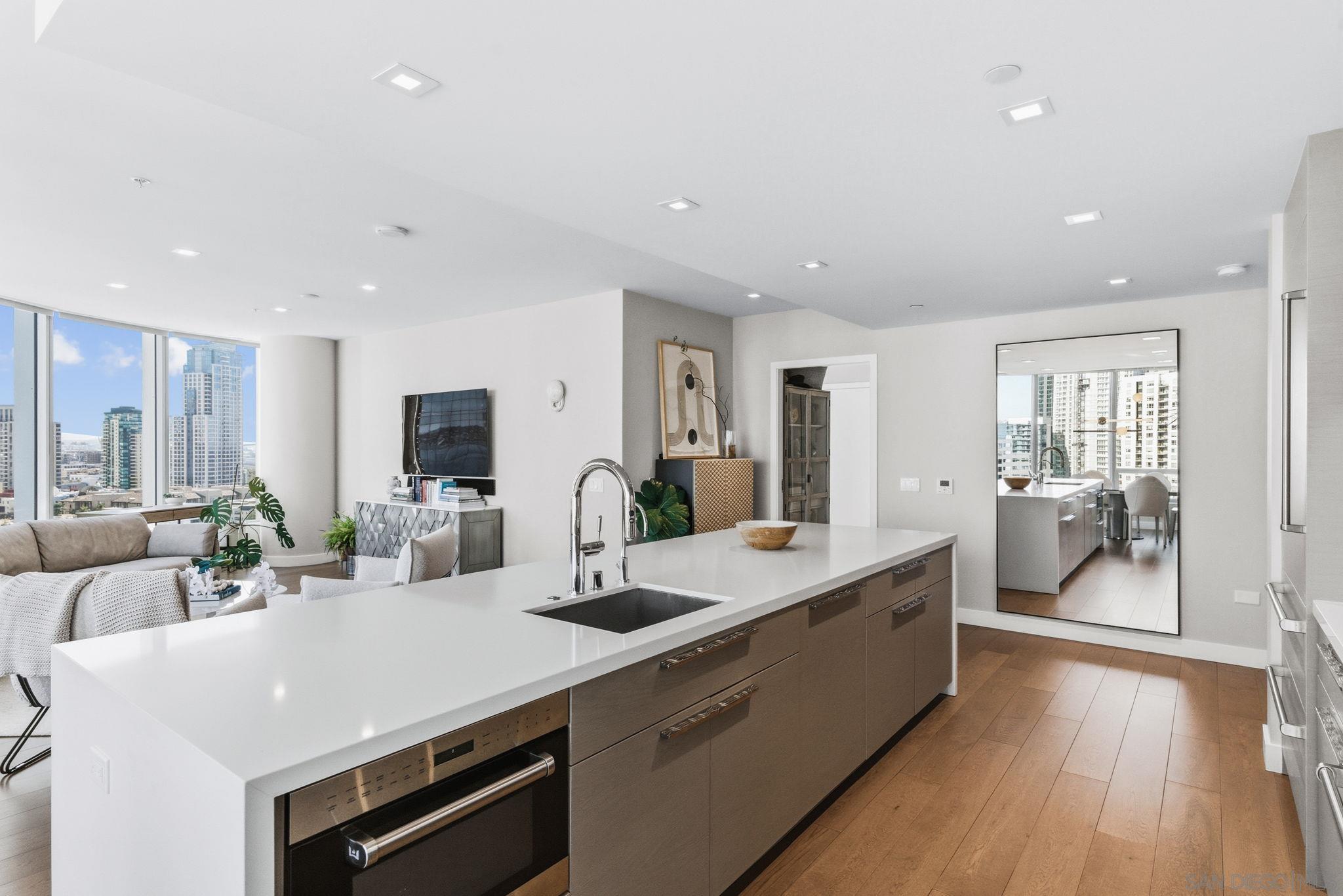 Detail Gallery Image 17 of 59 For 888 W E Street  1705, San Diego,  CA 92101 - 2 Beds | 2 Baths