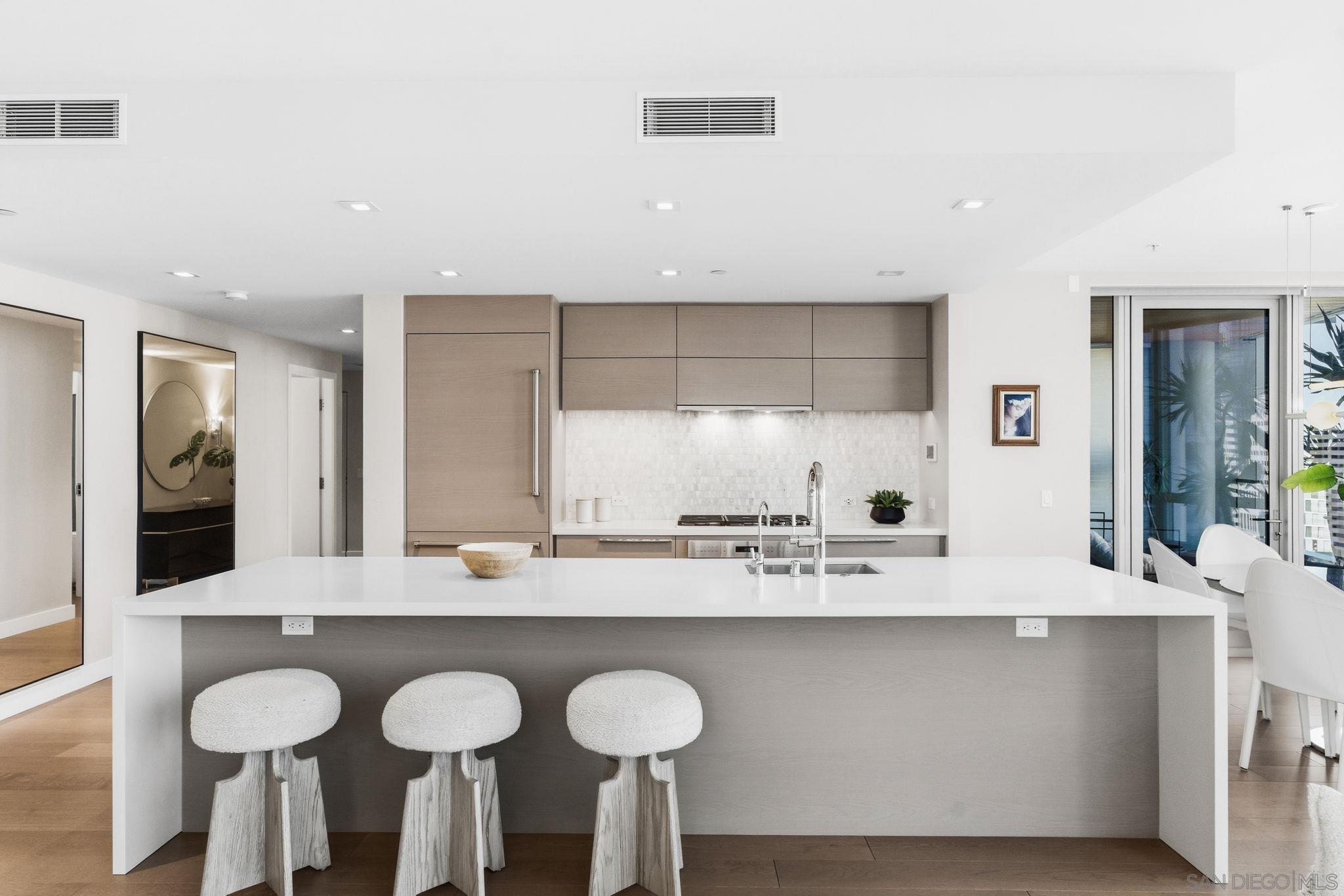 Detail Gallery Image 18 of 59 For 888 W E Street  1705, San Diego,  CA 92101 - 2 Beds | 2 Baths