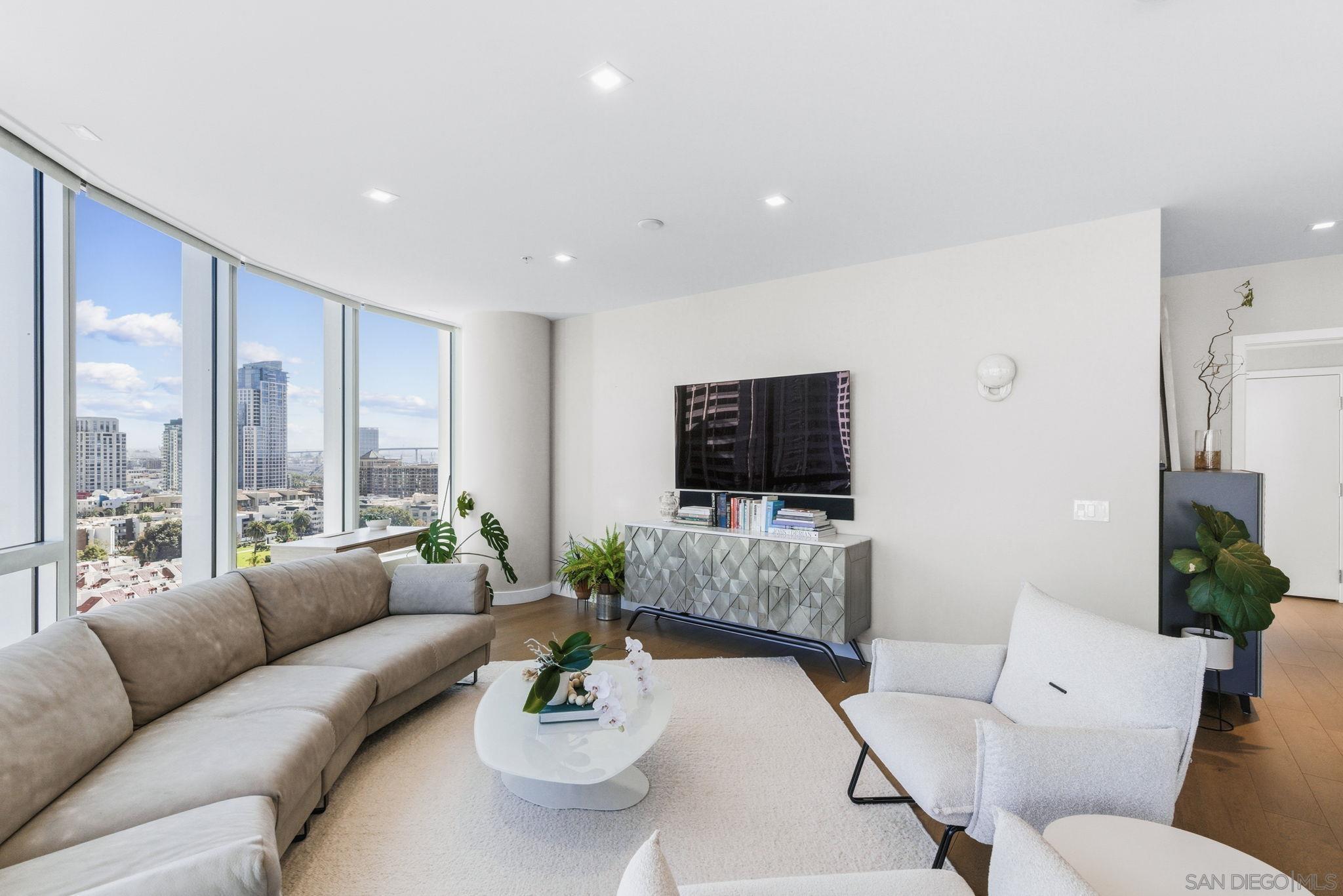 Detail Gallery Image 20 of 59 For 888 W E Street  1705, San Diego,  CA 92101 - 2 Beds | 2 Baths