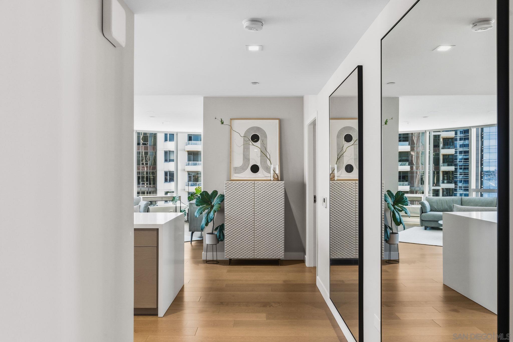 Detail Gallery Image 3 of 59 For 888 W E Street  1705, San Diego,  CA 92101 - 2 Beds | 2 Baths