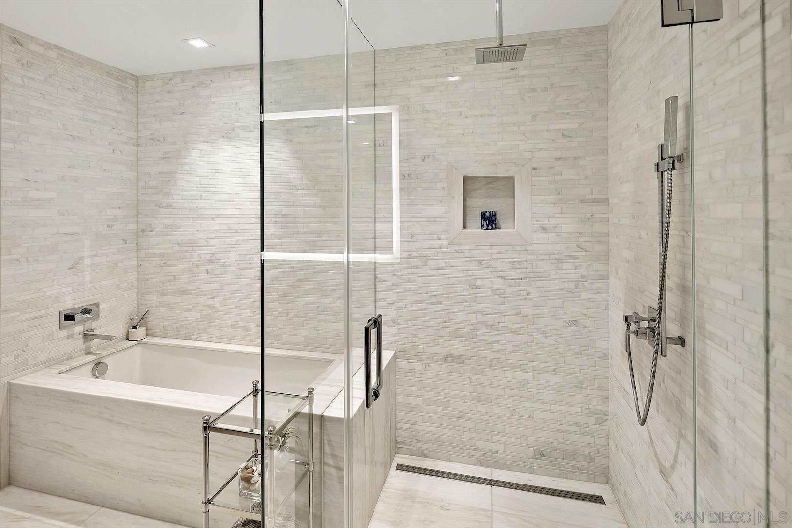 Detail Gallery Image 26 of 59 For 888 W E Street  1705, San Diego,  CA 92101 - 2 Beds | 2 Baths