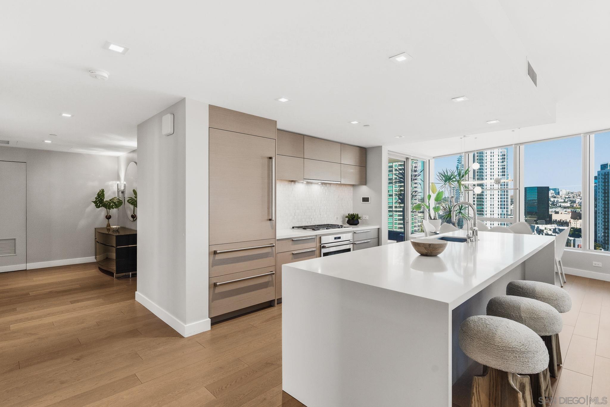 Detail Gallery Image 5 of 59 For 888 W E Street  1705, San Diego,  CA 92101 - 2 Beds | 2 Baths