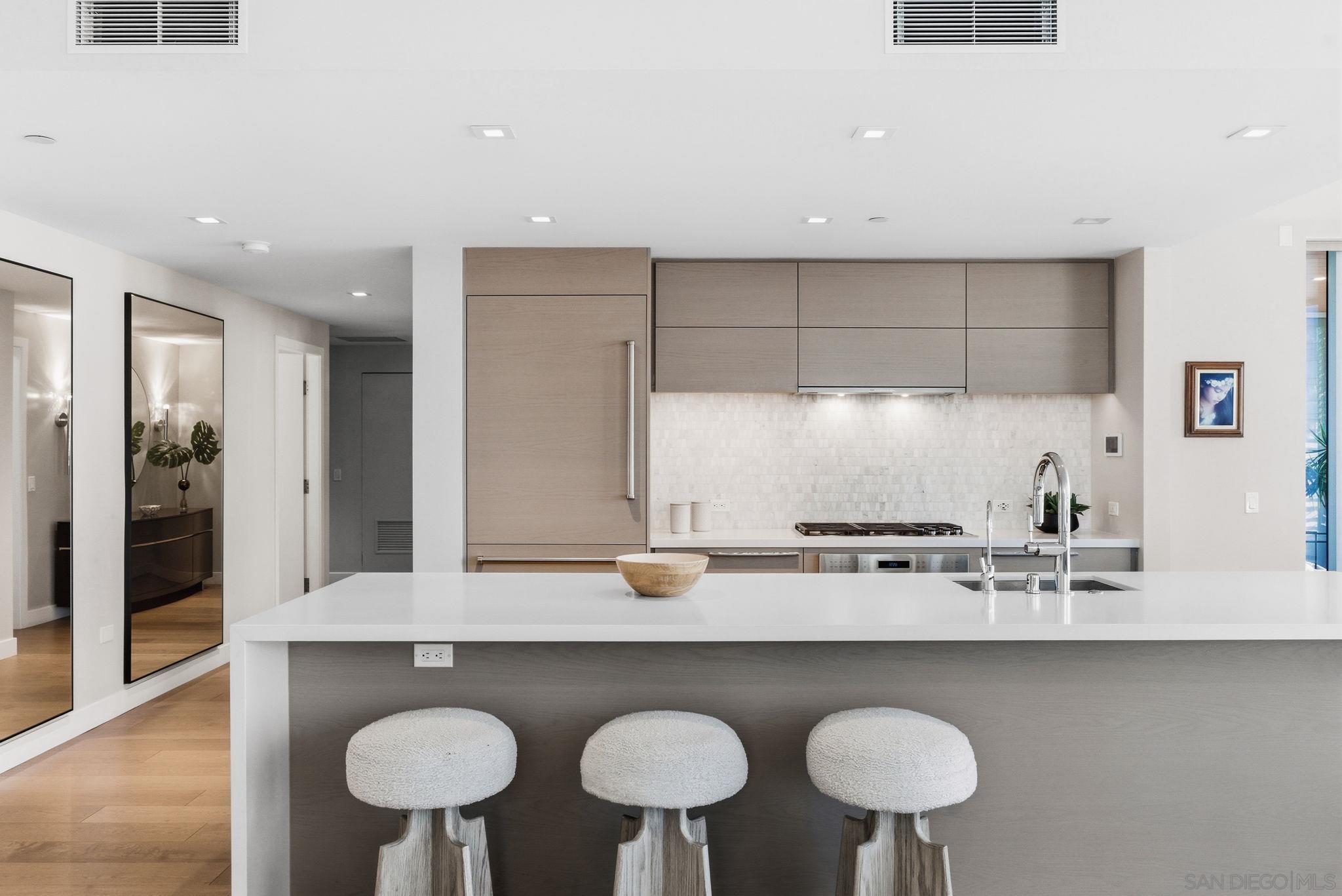 Detail Gallery Image 6 of 59 For 888 W E Street  1705, San Diego,  CA 92101 - 2 Beds | 2 Baths