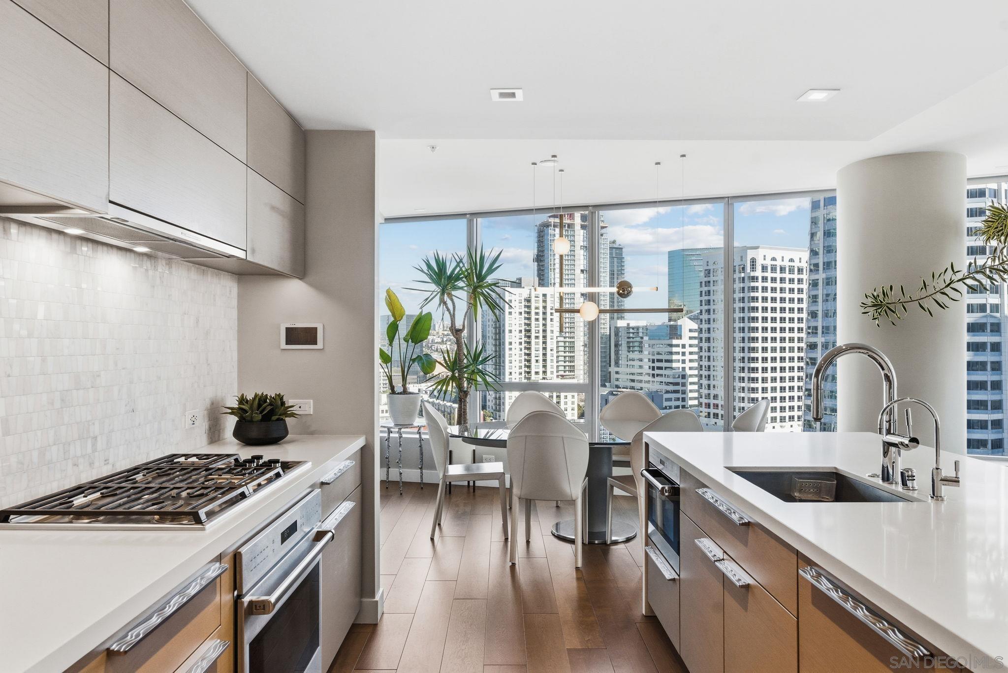 Detail Gallery Image 7 of 59 For 888 W E Street  1705, San Diego,  CA 92101 - 2 Beds | 2 Baths