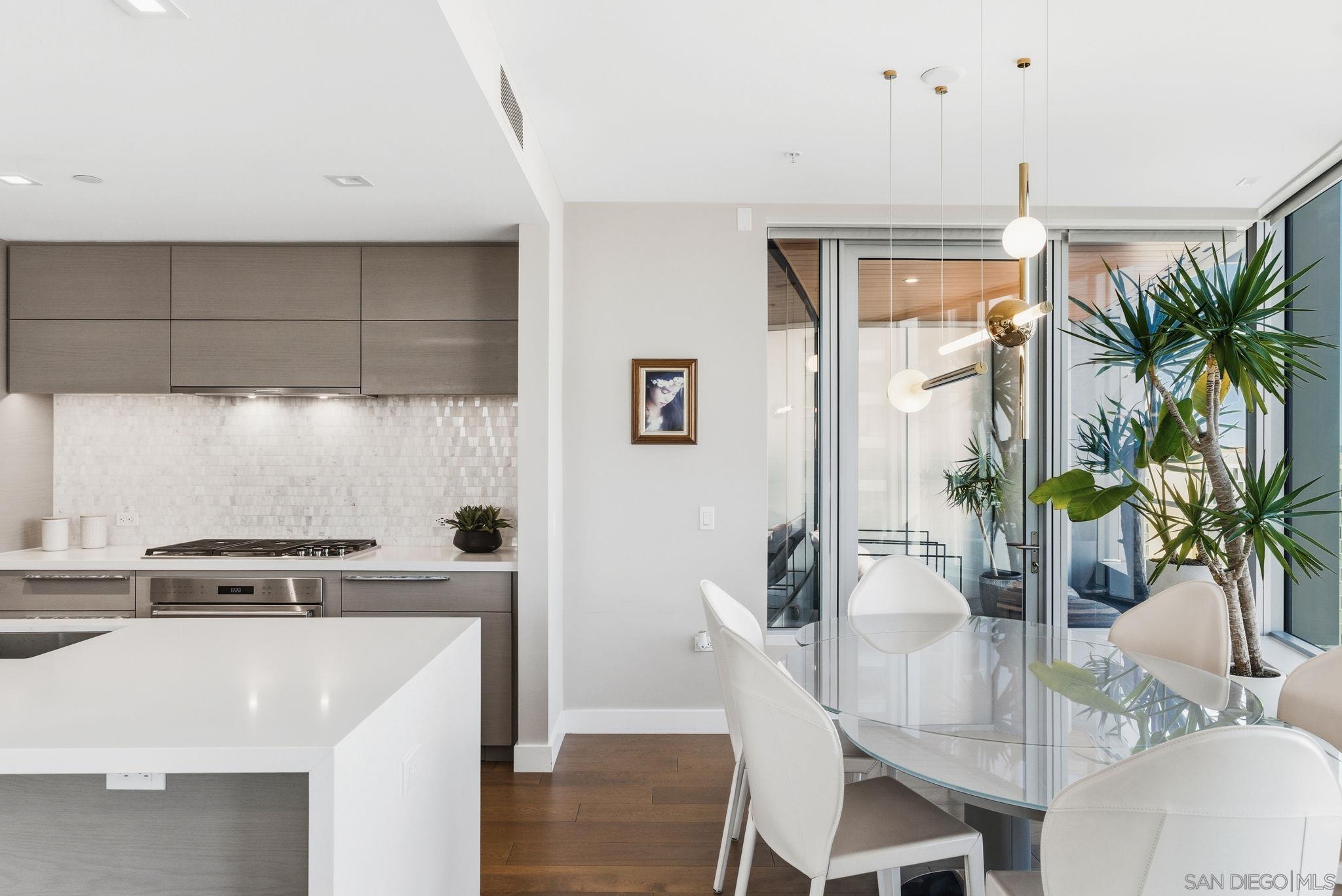 Detail Gallery Image 9 of 59 For 888 W E Street  1705, San Diego,  CA 92101 - 2 Beds | 2 Baths