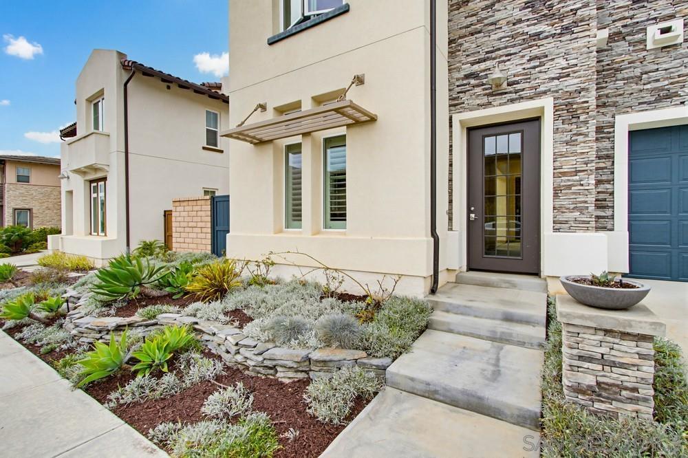 Detail Gallery Image 2 of 54 For 6682  Elegante Way, San Diego,  CA 92130 - 5 Beds | 5/1 Baths