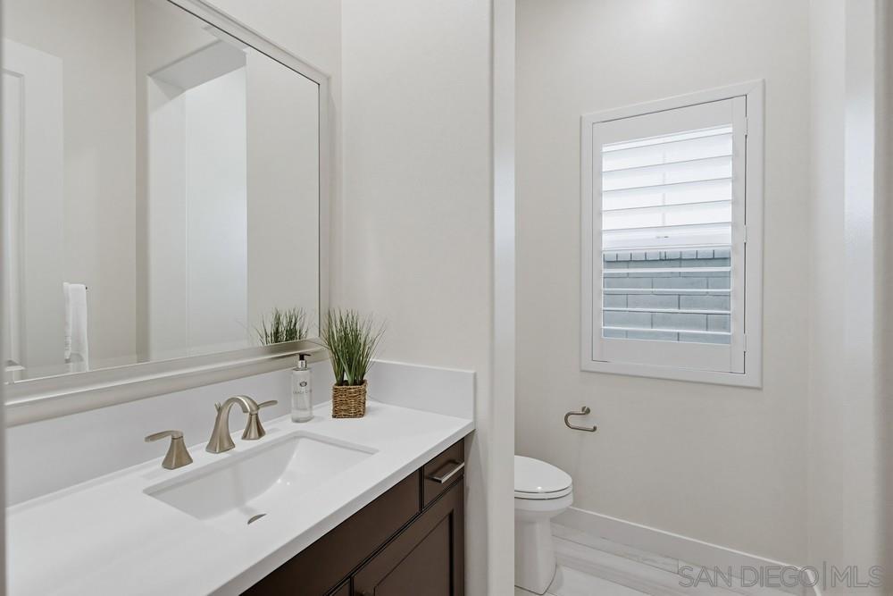 Detail Gallery Image 19 of 54 For 6682  Elegante Way, San Diego,  CA 92130 - 5 Beds | 5/1 Baths