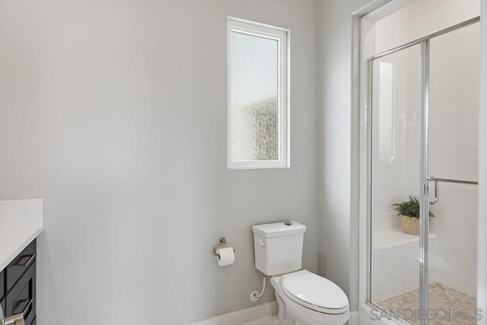 Detail Gallery Image 23 of 54 For 6682  Elegante Way, San Diego,  CA 92130 - 5 Beds | 5/1 Baths