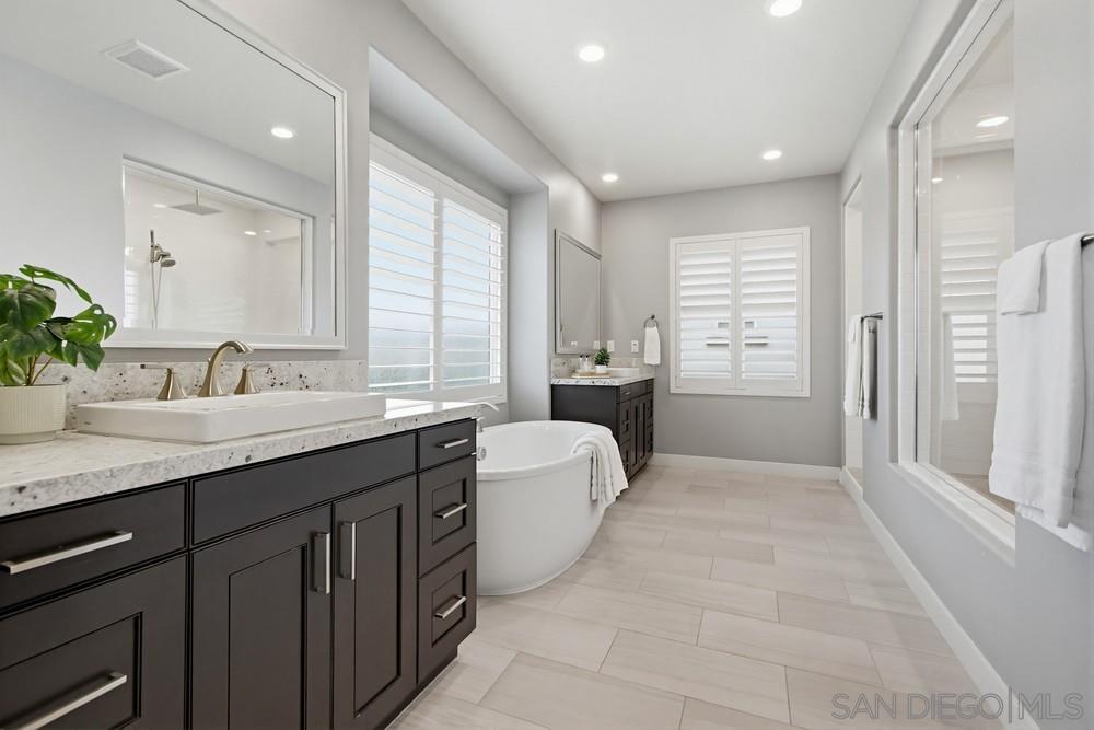 Detail Gallery Image 33 of 54 For 6682  Elegante Way, San Diego,  CA 92130 - 5 Beds | 5/1 Baths
