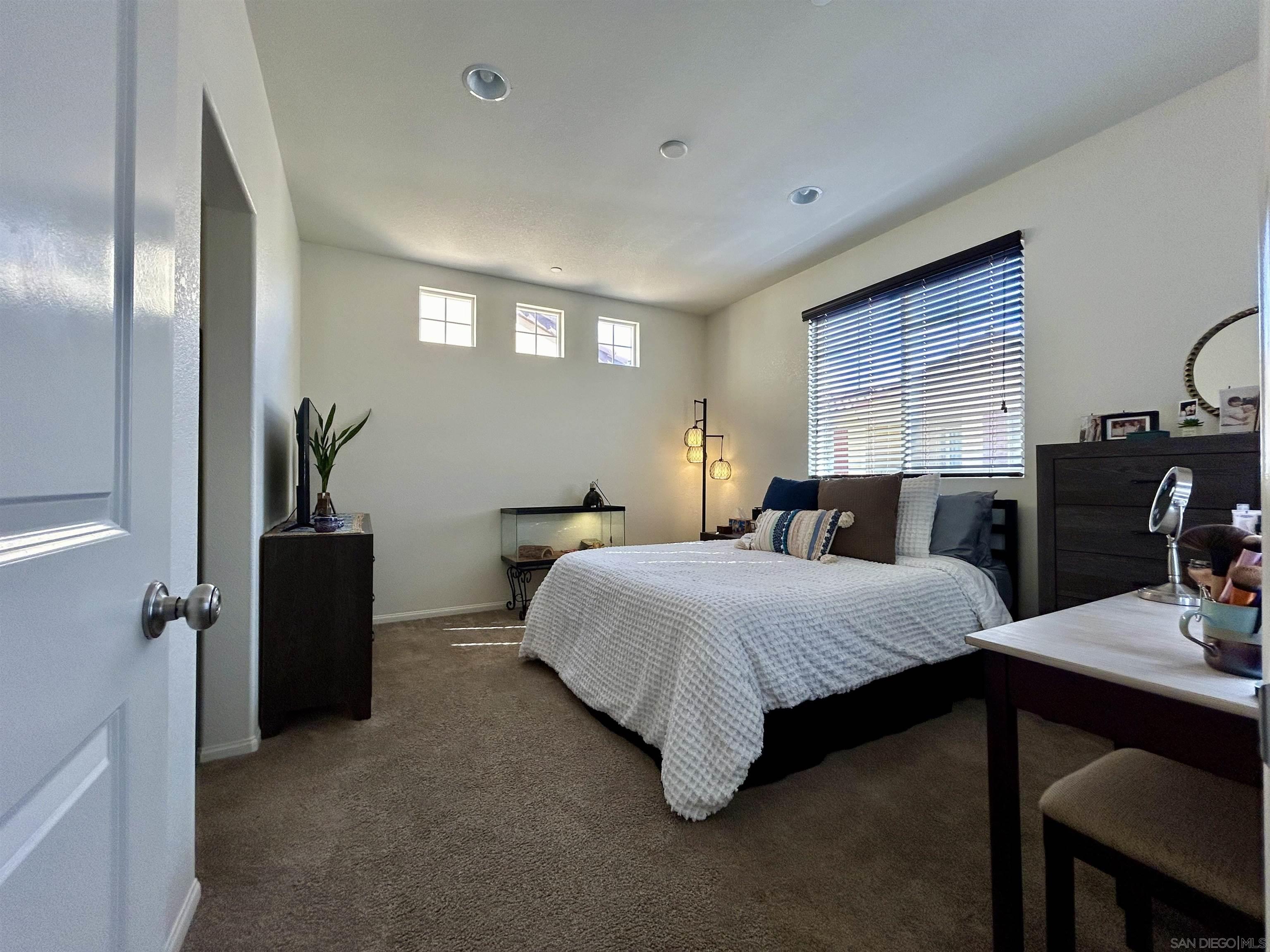 Detail Gallery Image 9 of 18 For 1425  Egret St  6, Chula Vista,  CA 91913 - 3 Beds | 2/1 Baths